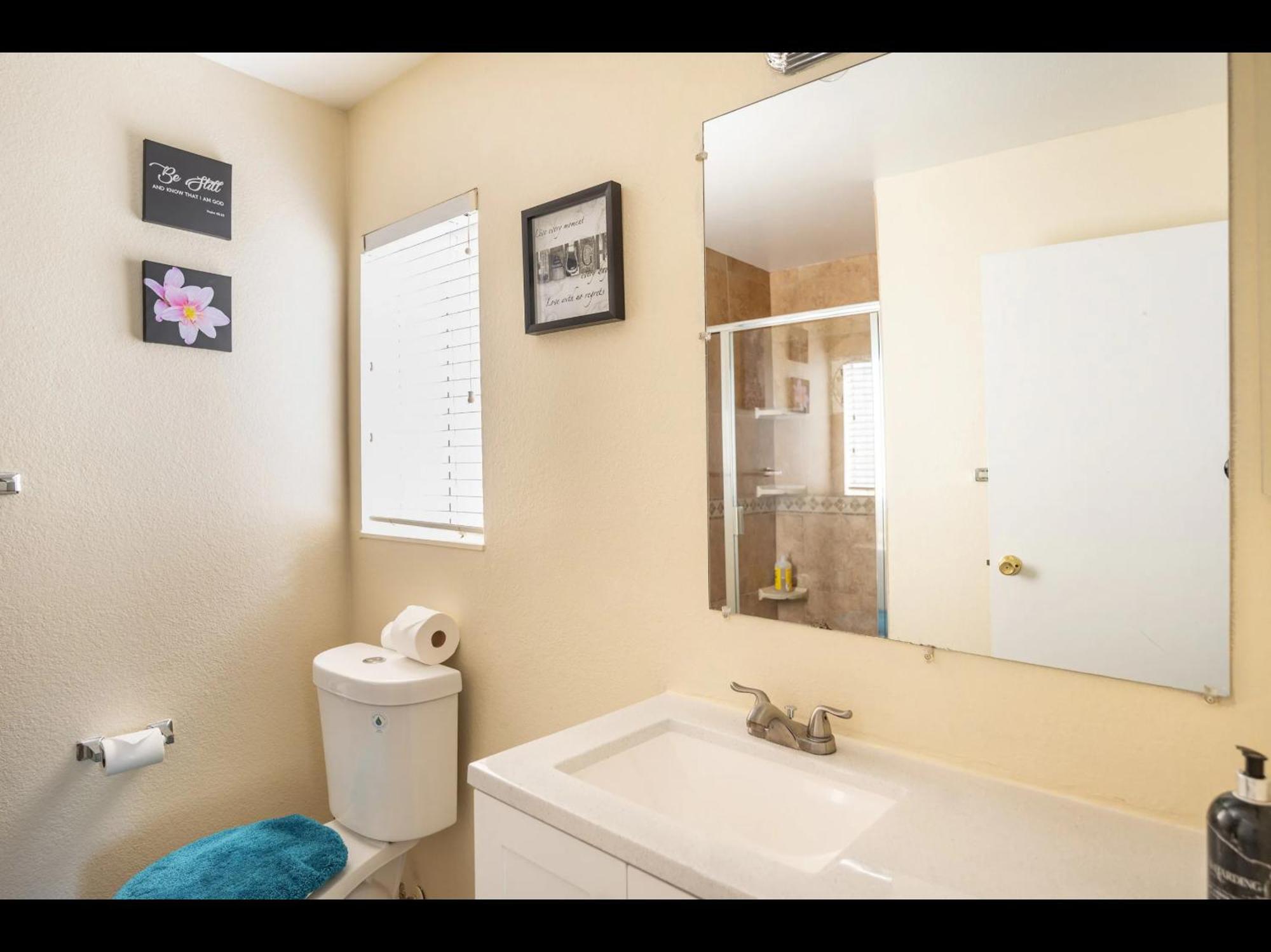4 Bed 2 Bath Reno With Private Pool Holiday home