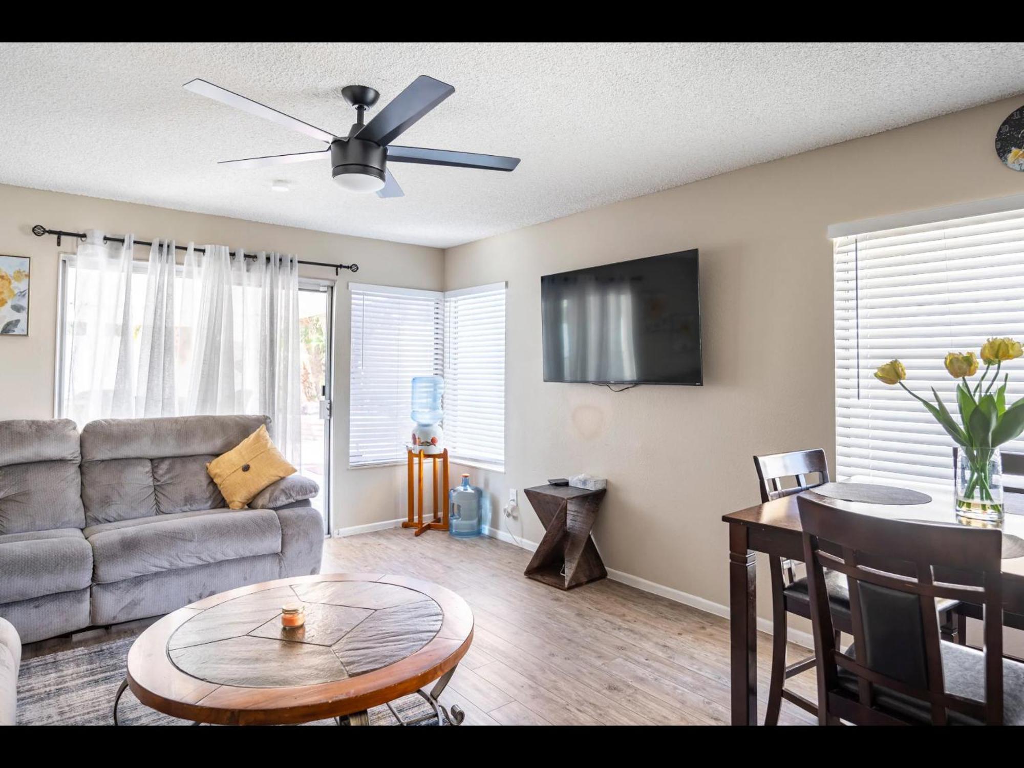 4 Bed 2 Bath Reno With Private Pool