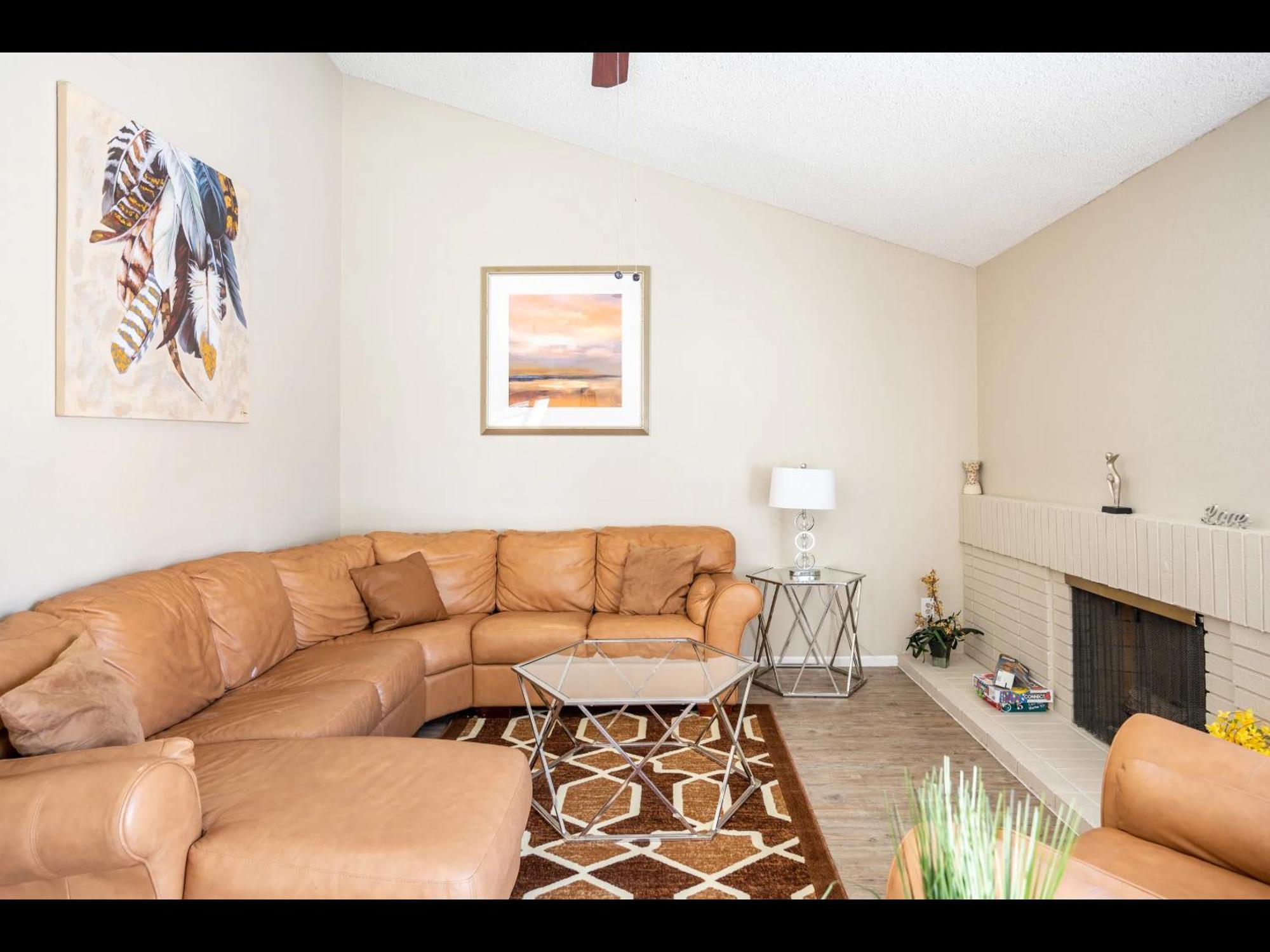 Holiday home 4 Bed 2 Bath Reno With Private Pool *
