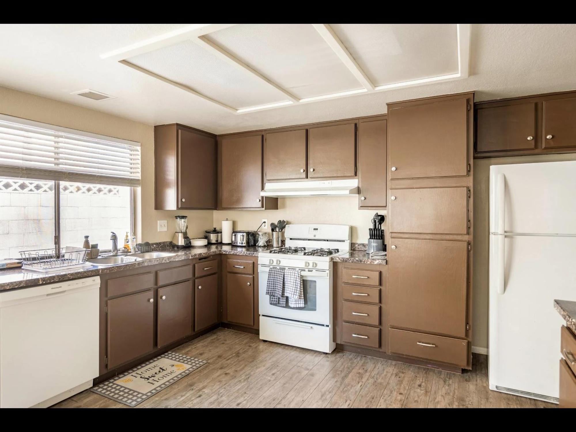 4 Bed 2 Bath Reno With Private Pool Vakantiehuis *