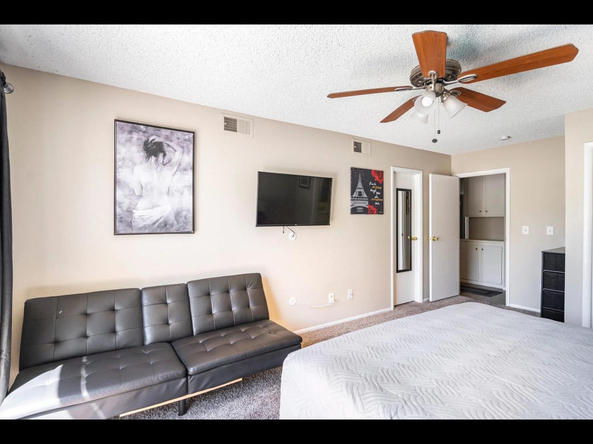 4 Bed 2 Bath Reno With Private Pool Holiday home Las Vegas