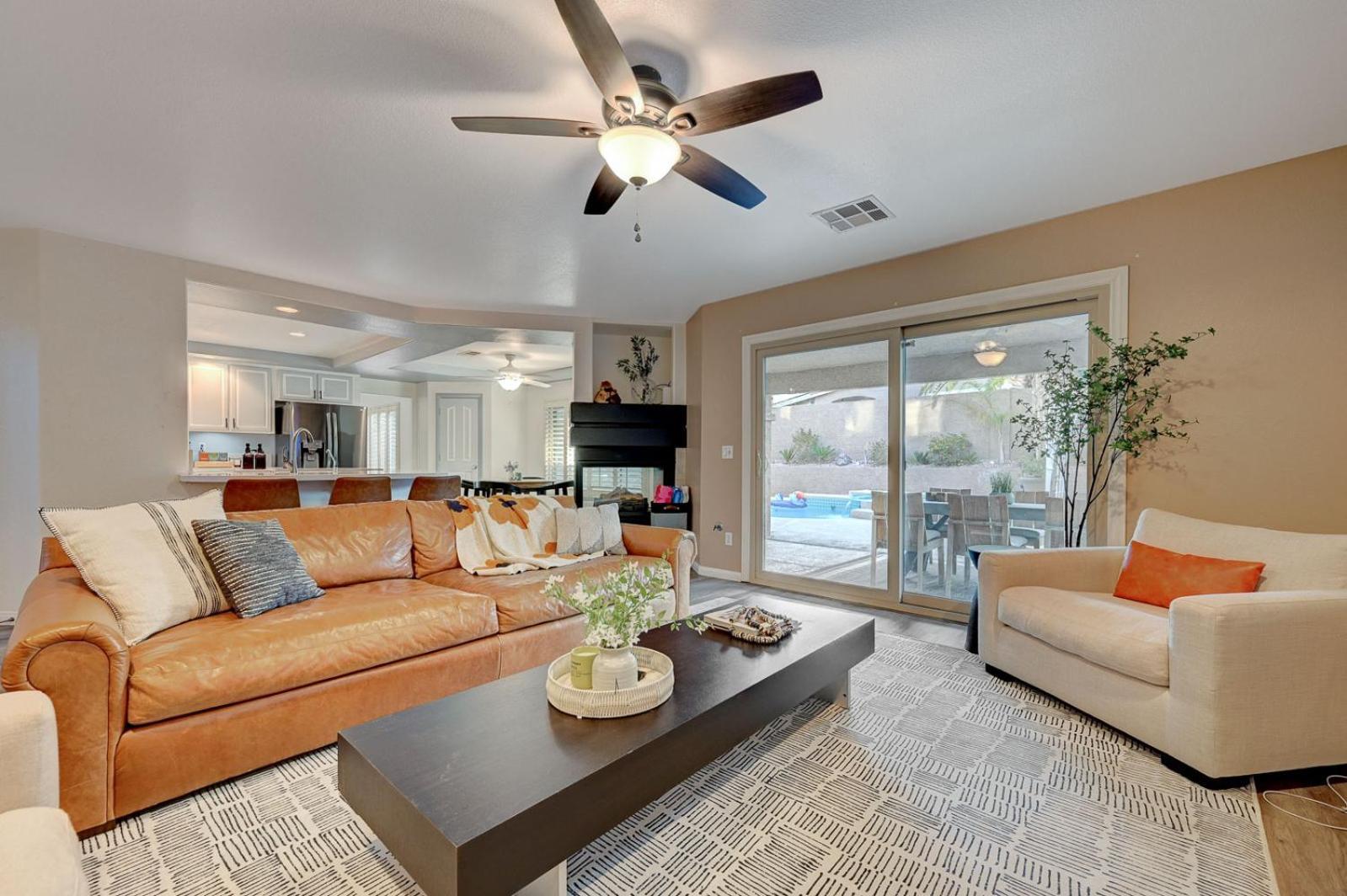 Gorgeous 6br With Pool And Holiday home Las Vegas