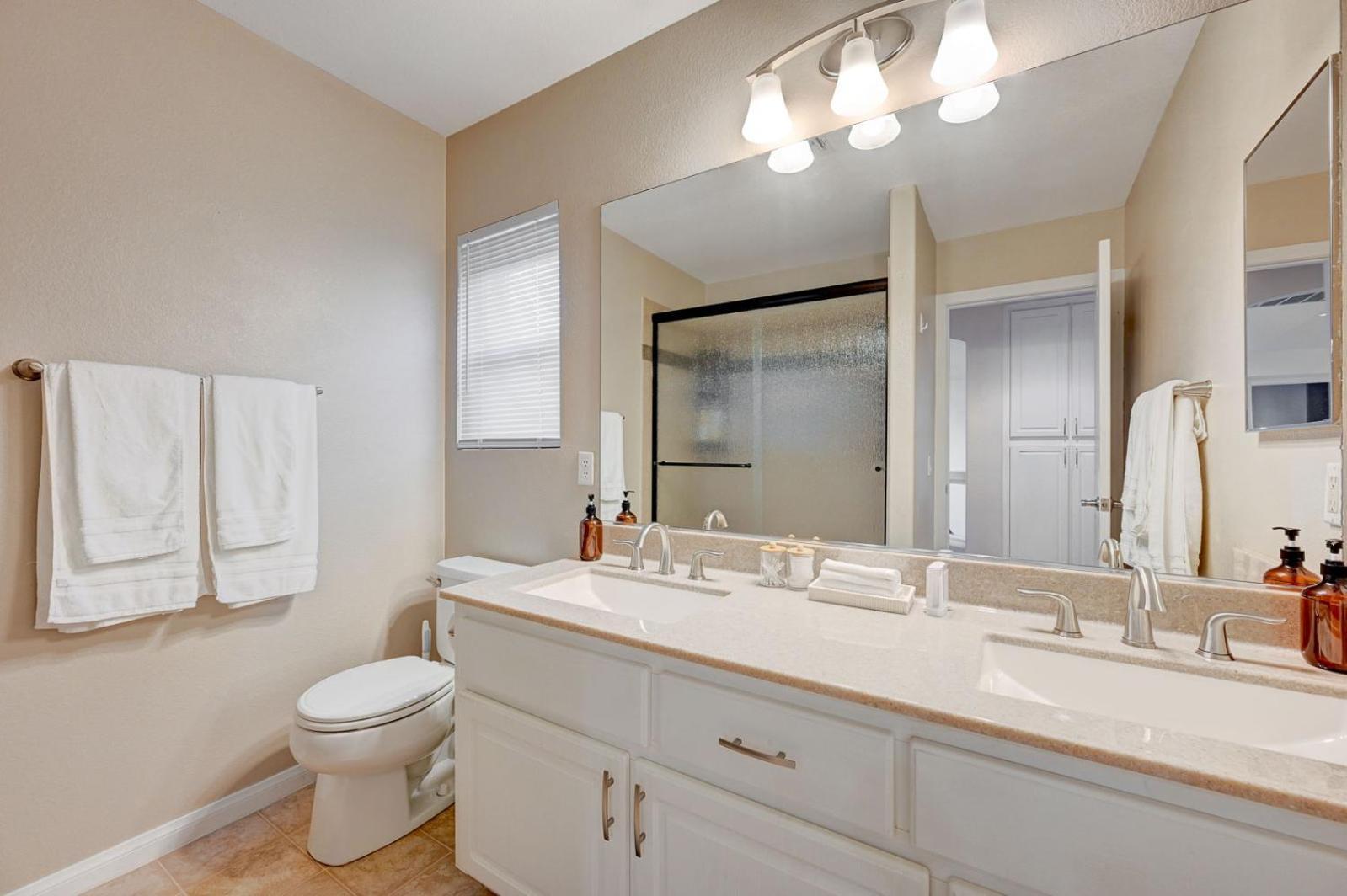Gorgeous 6br With Pool And Holiday home Las Vegas