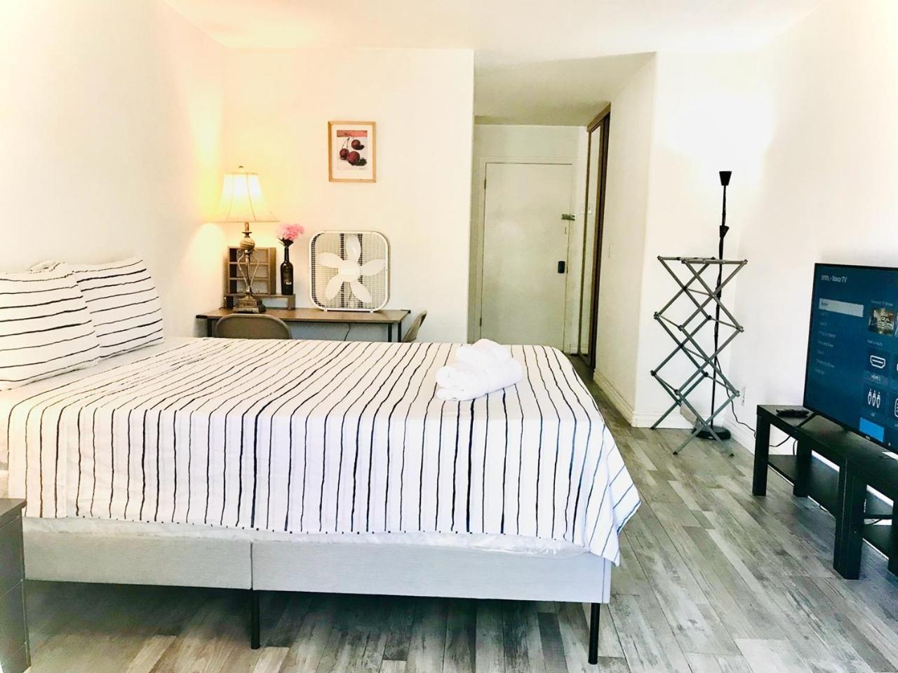 Super Bedroom With Private Bathroom 5