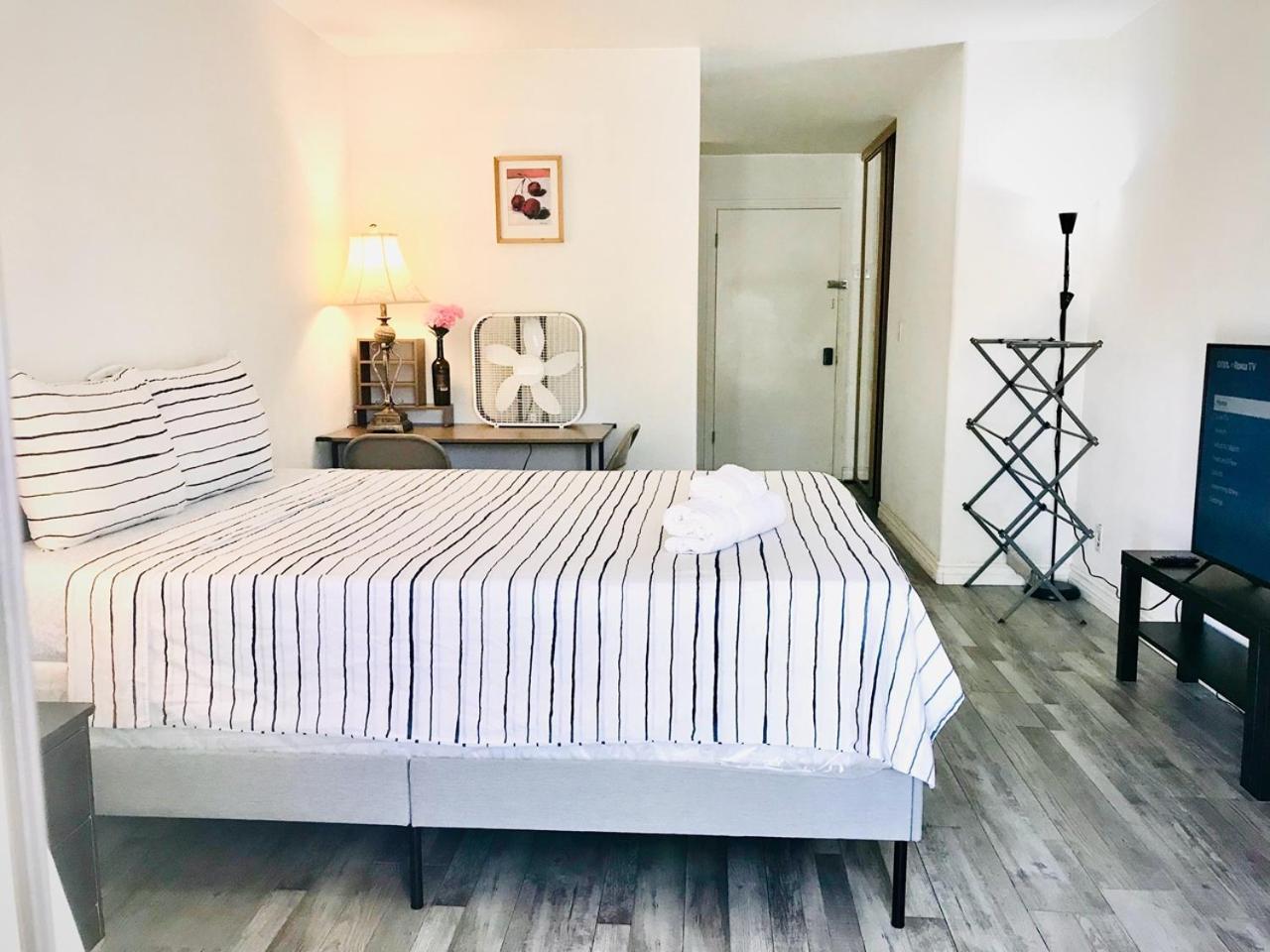 Super Bedroom With Private Bathroom 5 *