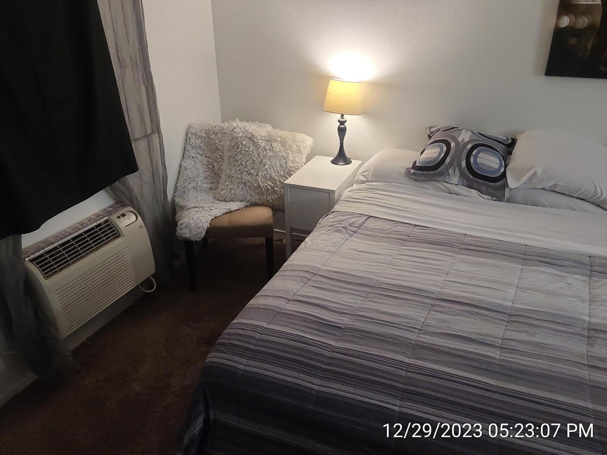 Apartment Honeycomb Hideout