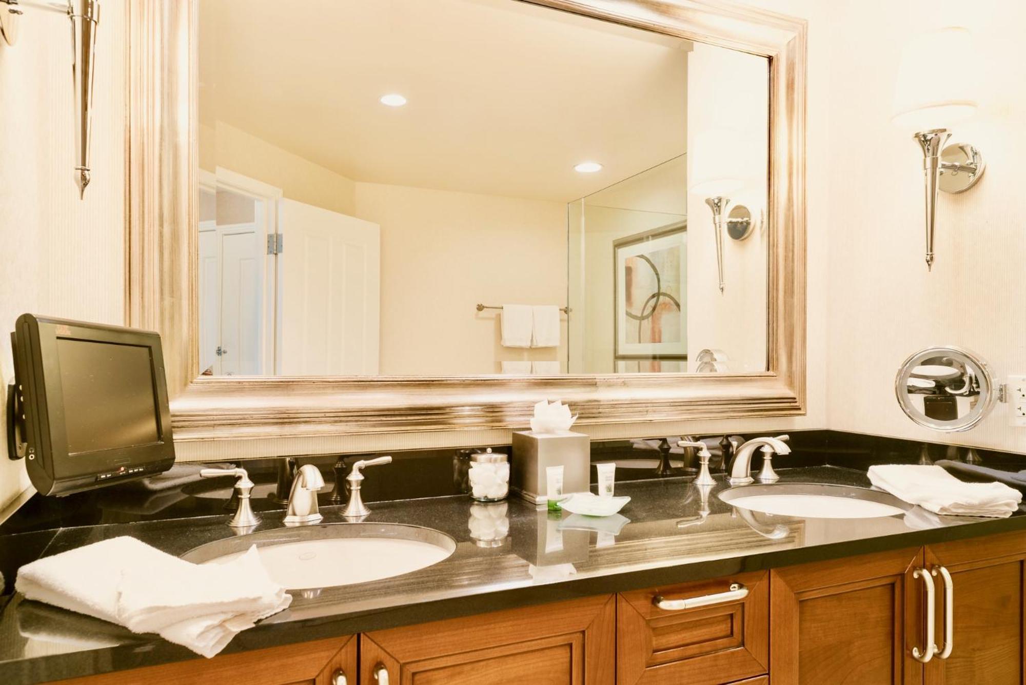 Strip View - No Fee ! Appartement *