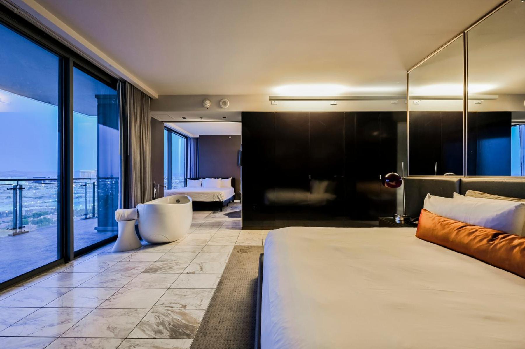 Stripviewsuites Two-bedroom Con-joined Exclusive *