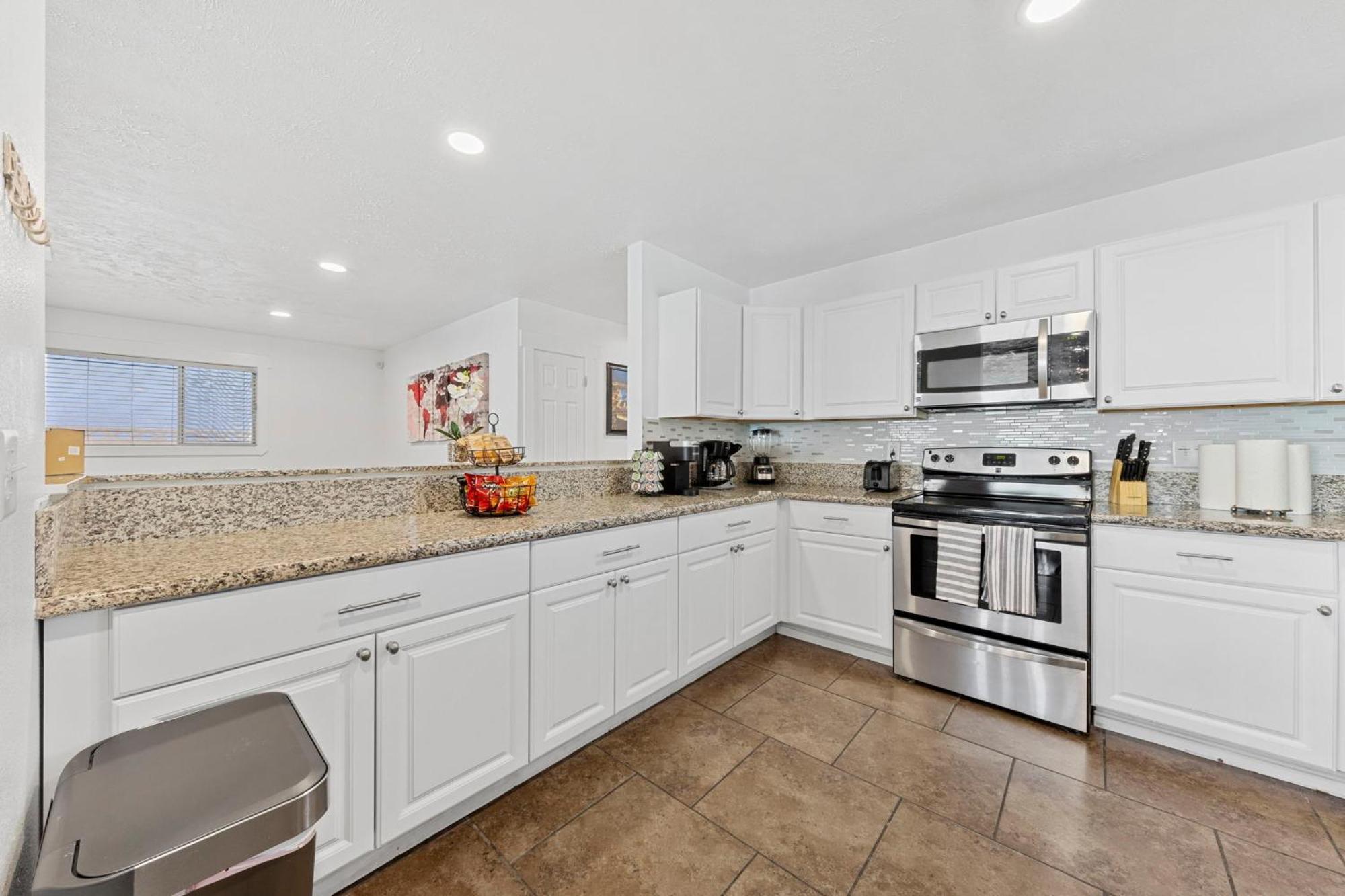 Vegas Getaway: 1 Story, Private Pool, Game *