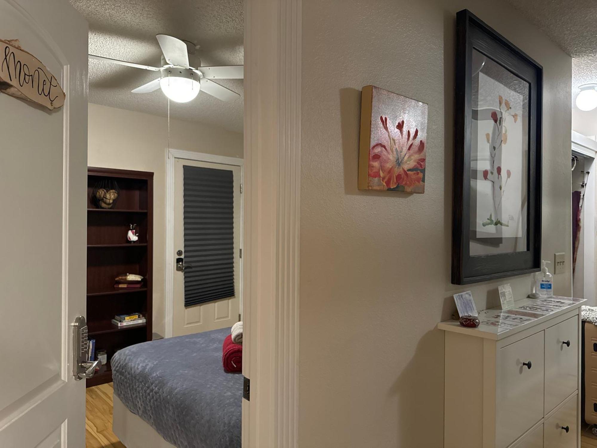 The Monet- One Bedroom With A Private Entrance - Shared Bathroom Privatunterkunft Las Vegas