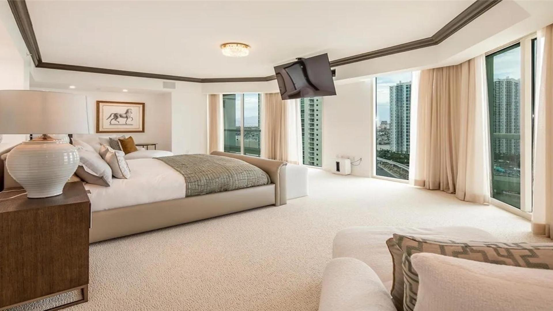 Stunning Four Bedroom Fully Professionally Remodeled Apartamento Las Vegas