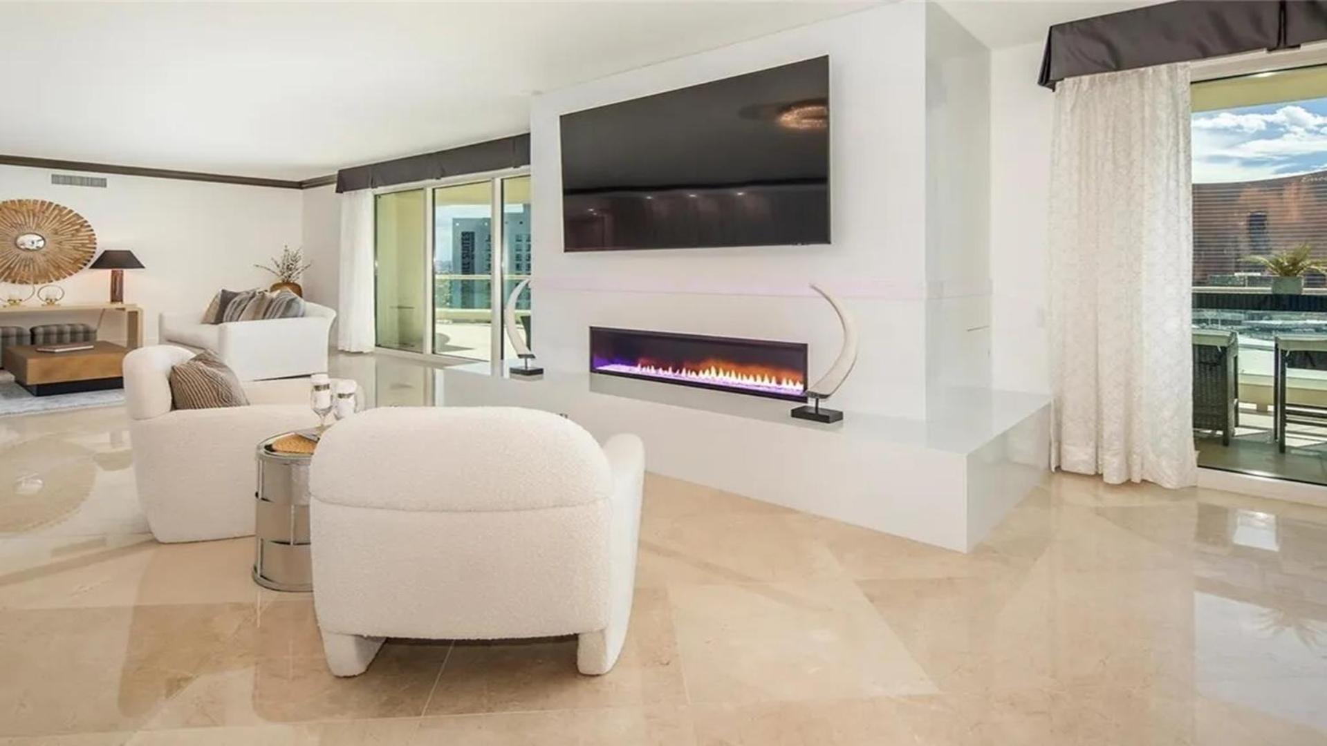 Stunning Four Bedroom Fully Professionally Remodeled Las Vegas
