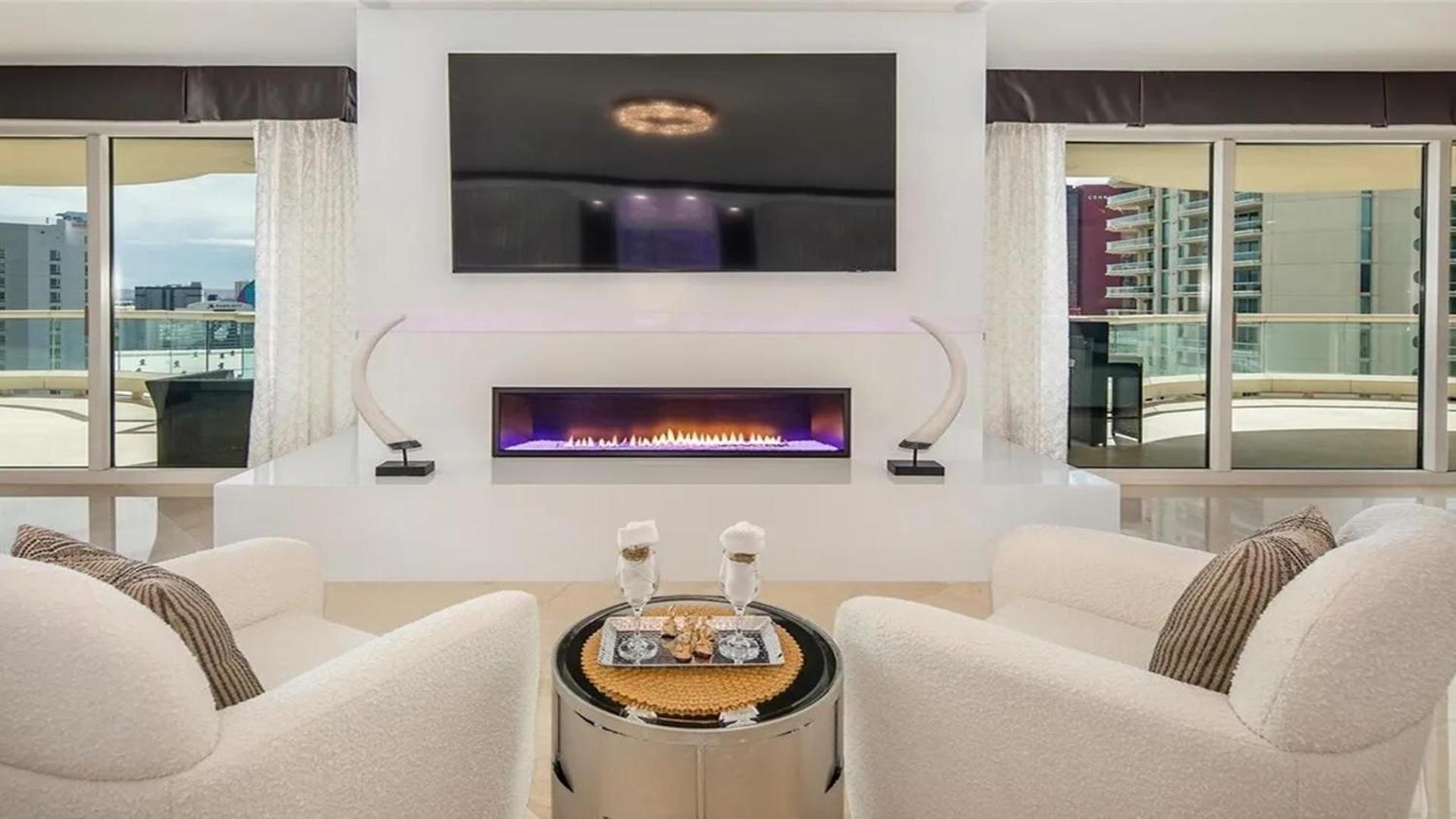 Stunning Four Bedroom Fully Professionally Remodeled Apartamento Las Vegas