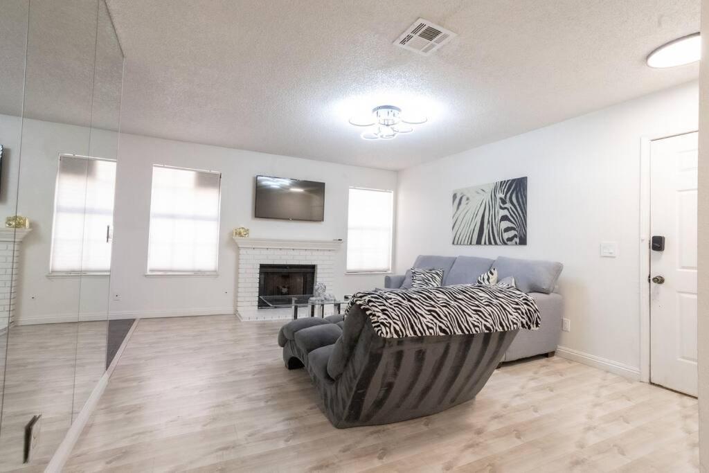 Apartment 2 Bedroom Close To Vegas Strip Las Vegas