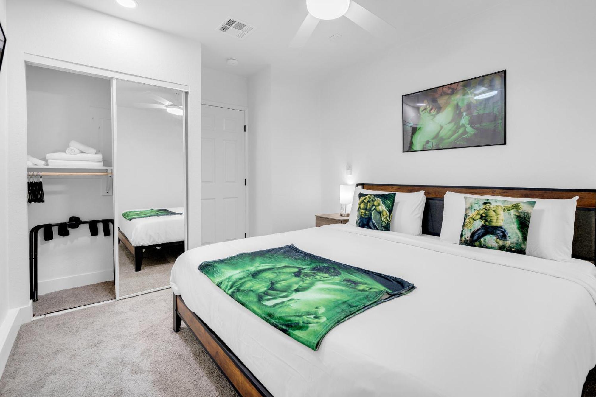 8br 5ba Superhero Retreat-king Beds, Bbq, Hammock, Firepit, Minigolf, Workspace