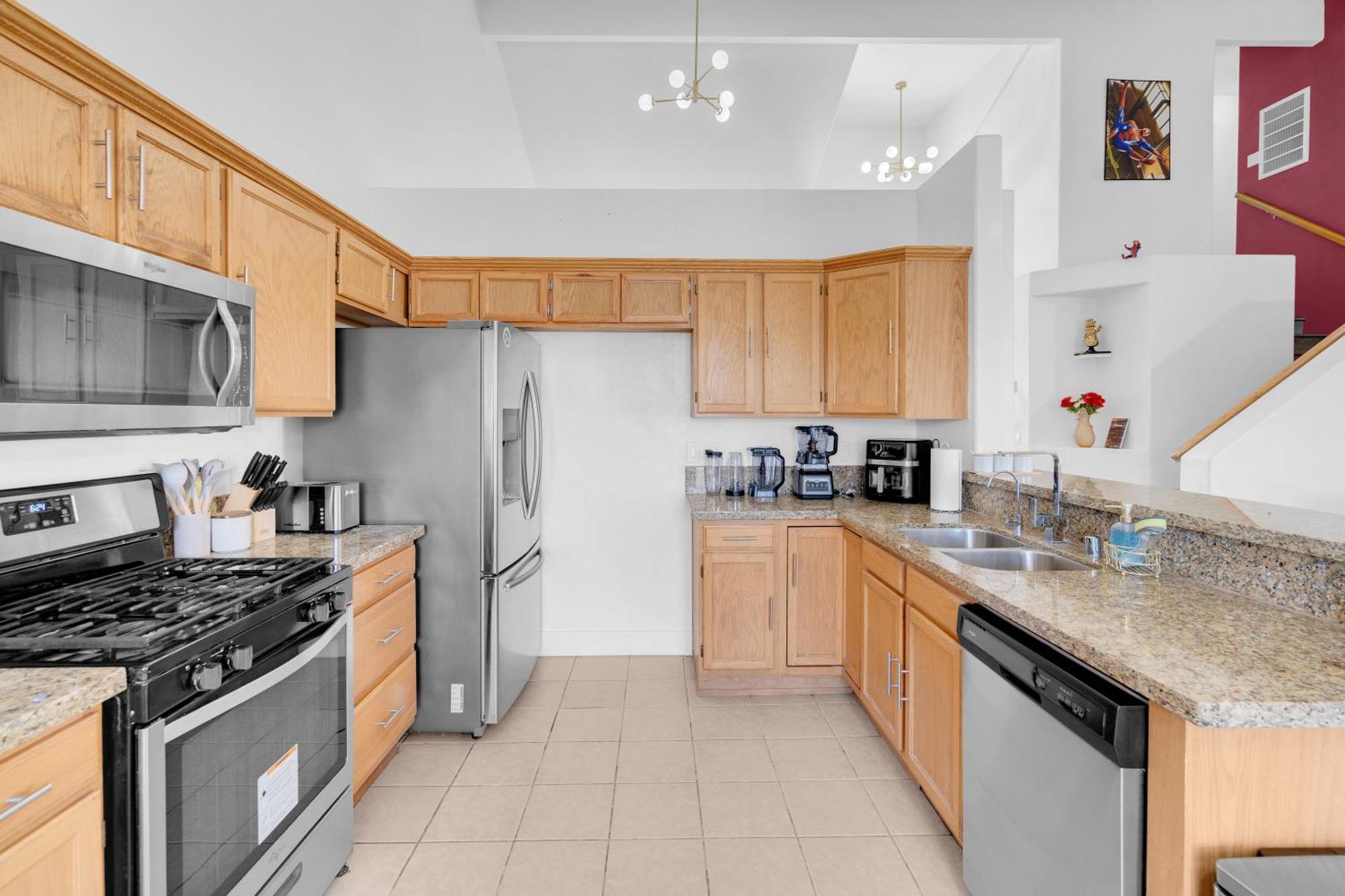 Villa 8br 5ba Superhero Retreat-king Beds, Bbq, Hammock, Firepit, Minigolf, Workspace