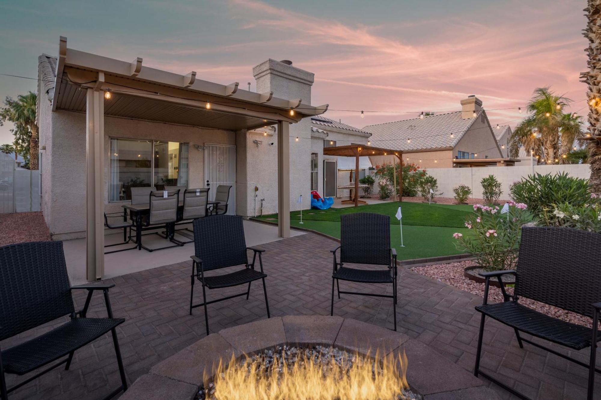 8br 5ba Superhero Retreat-king Beds, Bbq, Hammock, Firepit, Minigolf, Workspace Villa