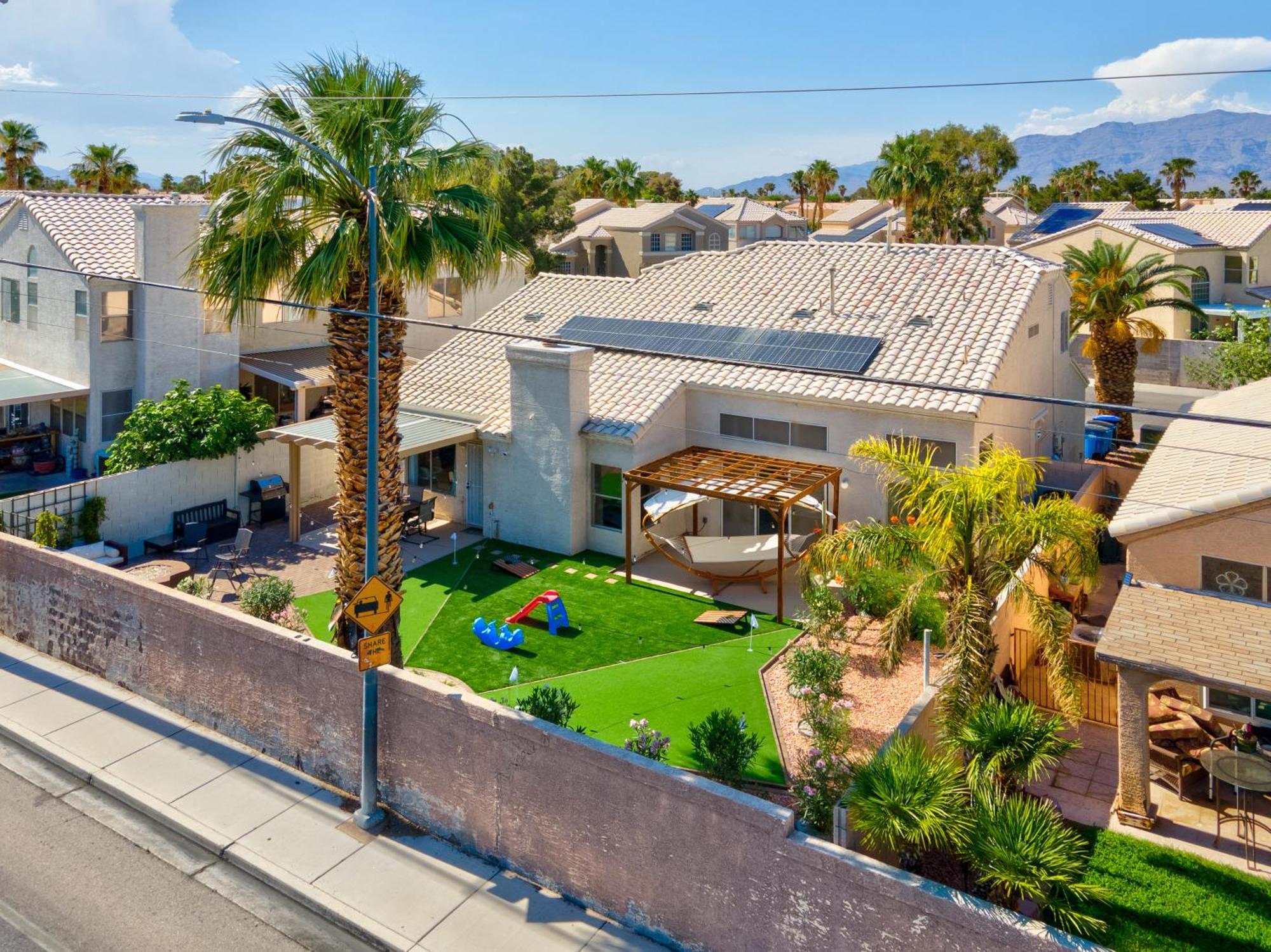 8br 5ba Superhero Retreat-king Beds, Bbq, Hammock, Firepit, Minigolf, Workspace Villa *