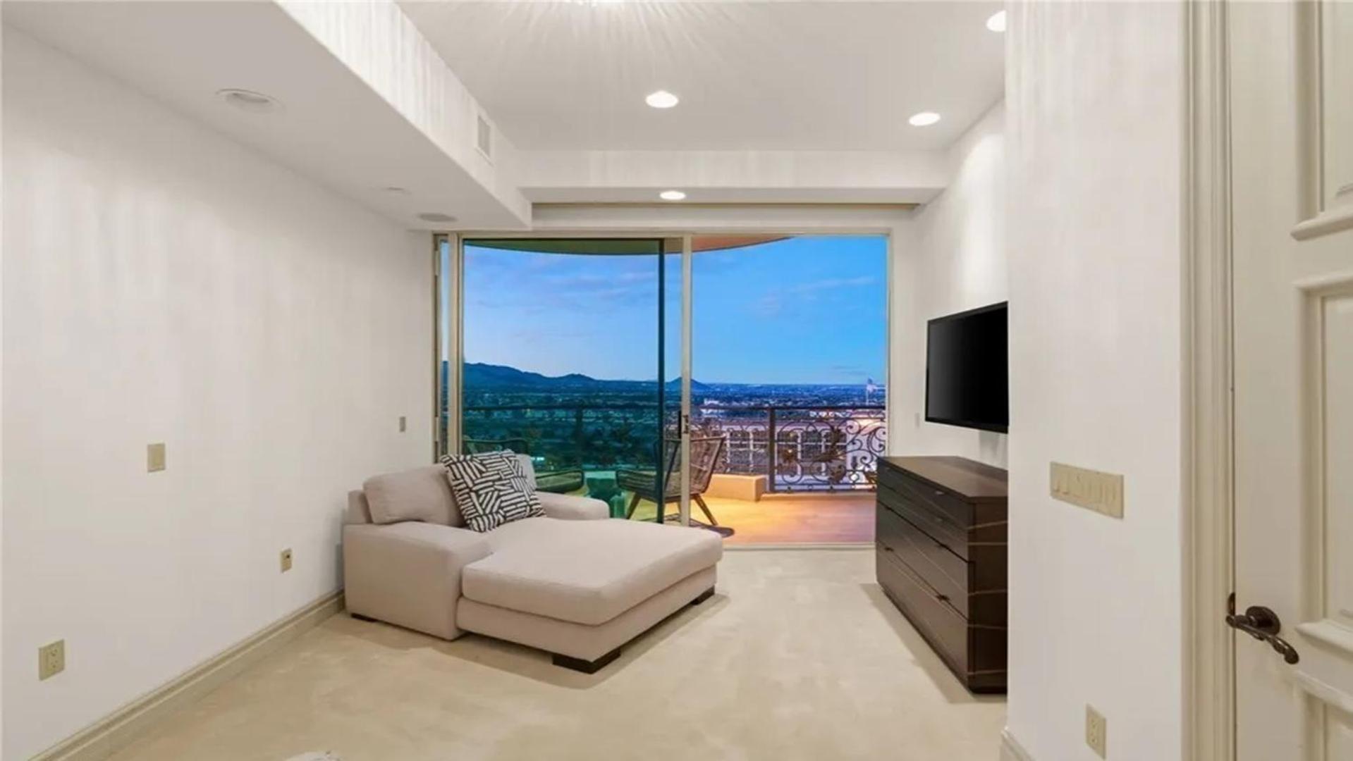 Three Bedroom Luxury With Private Express Elevator Las Vegas