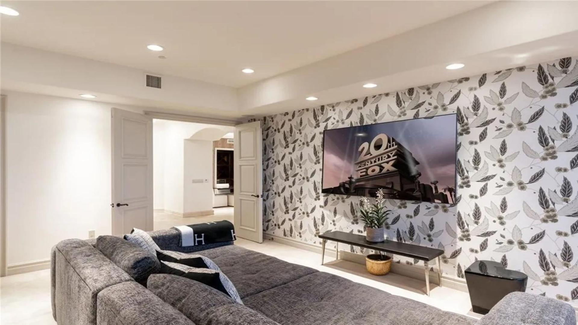 Apartment Three Bedroom Luxury With Private Express Elevator