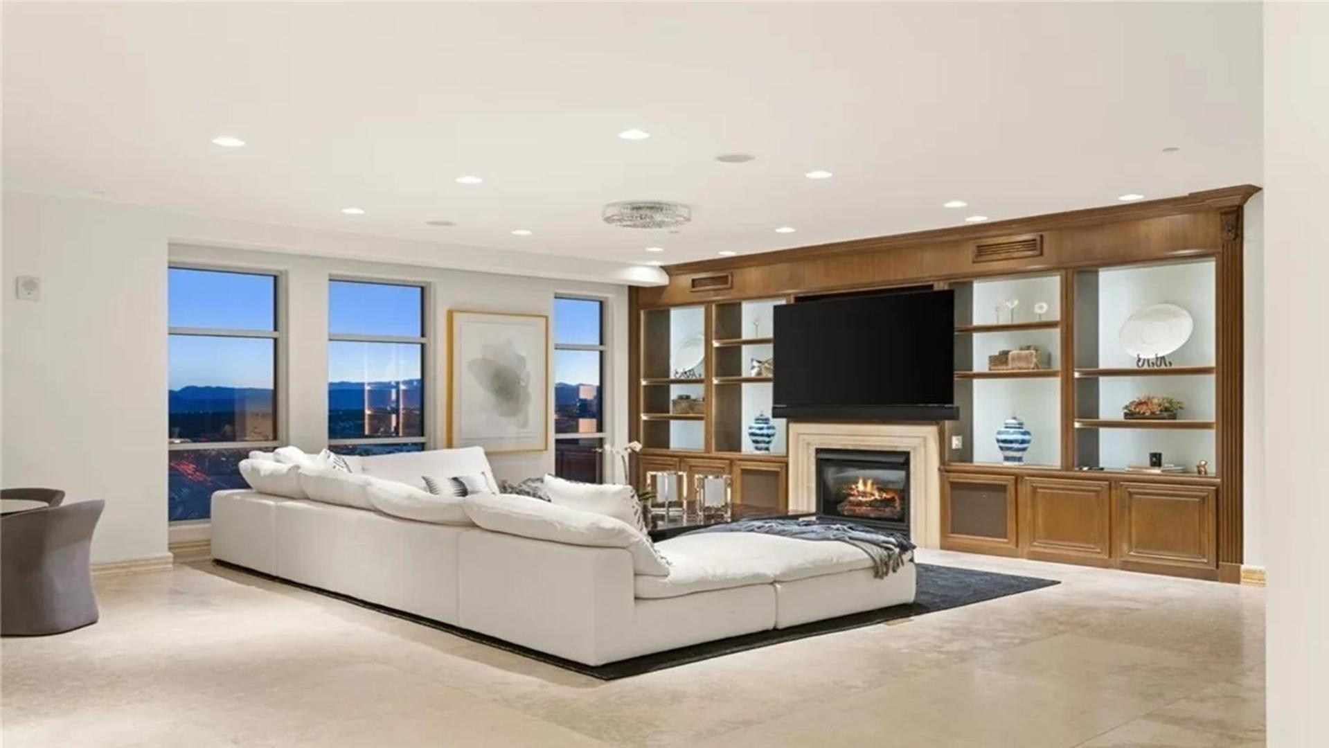 Three Bedroom Luxury With Private Express Elevator *