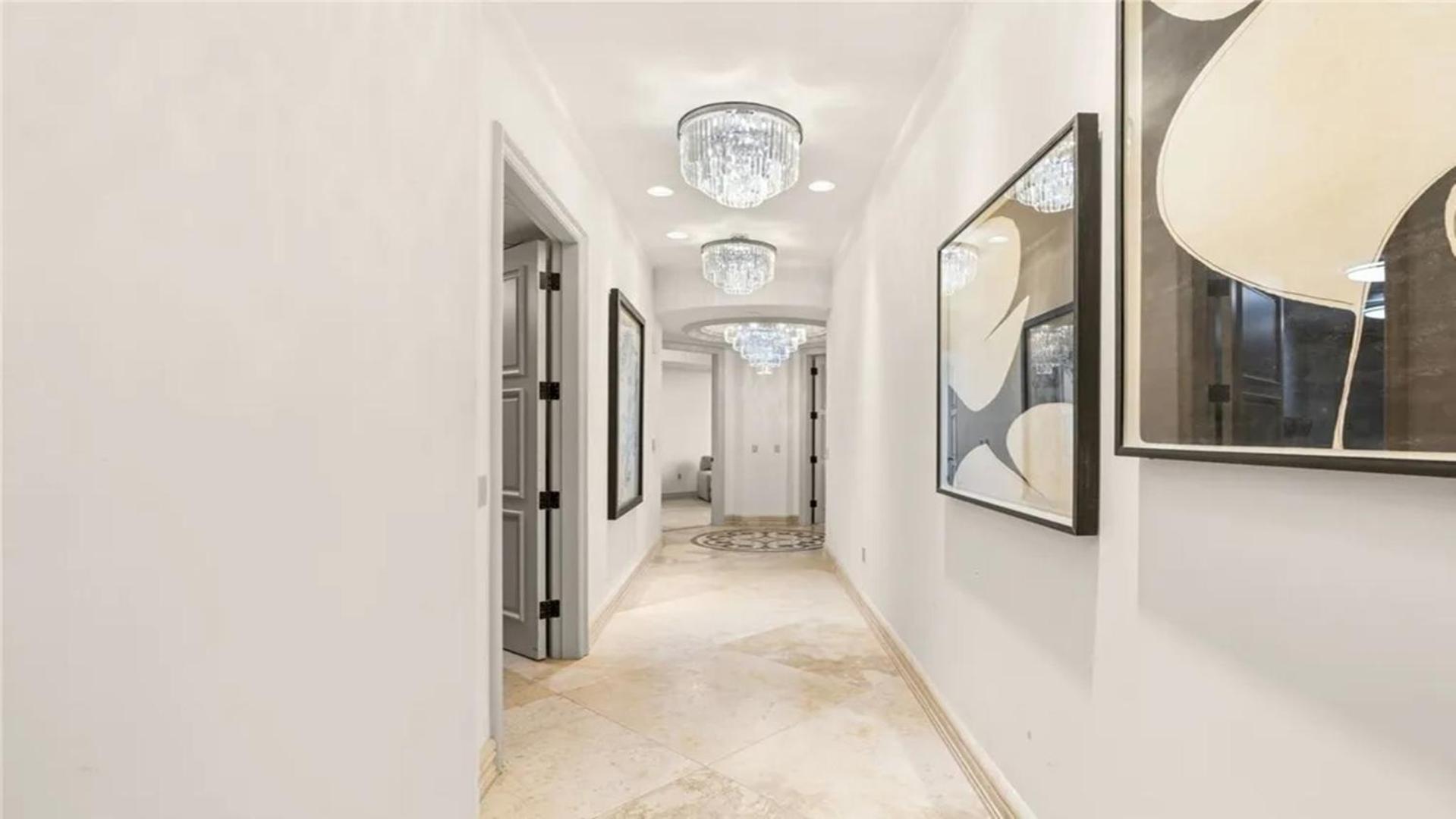 Apartment Three Bedroom Luxury With Private Express Elevator