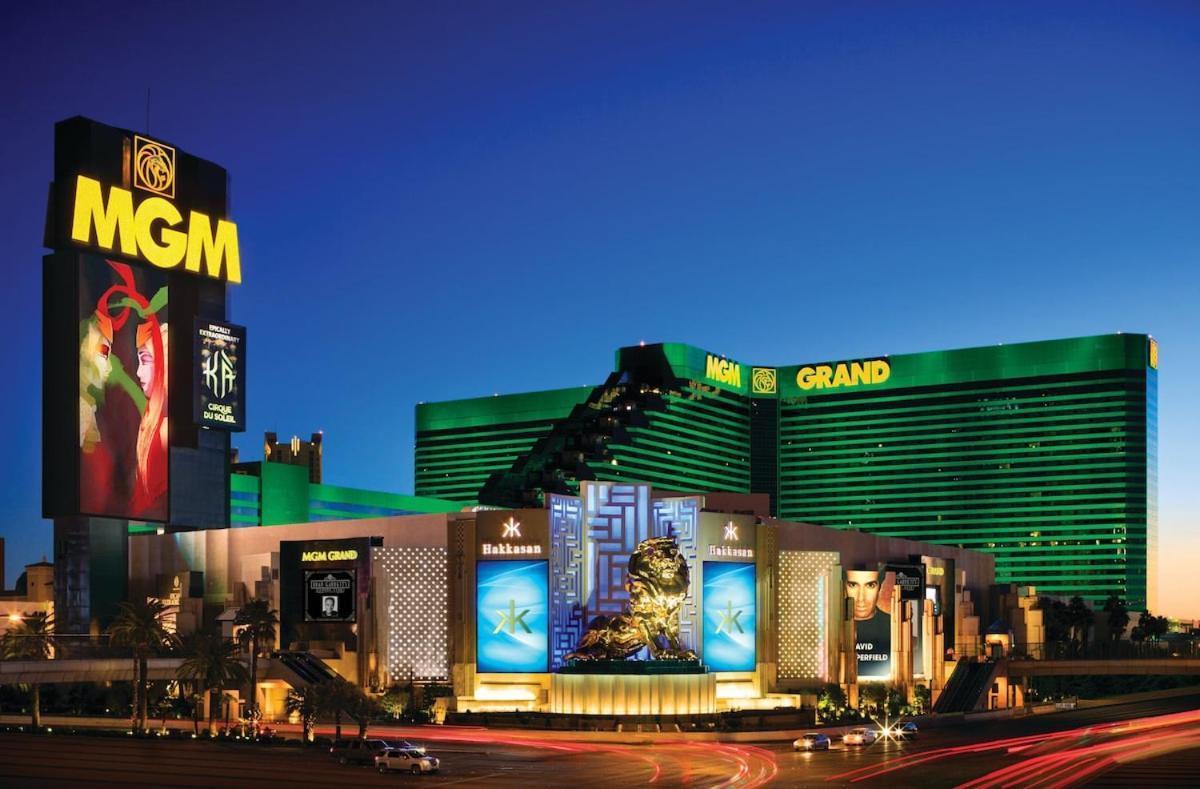 Apartment Mgm With Stunning View And Zero Fee! *
