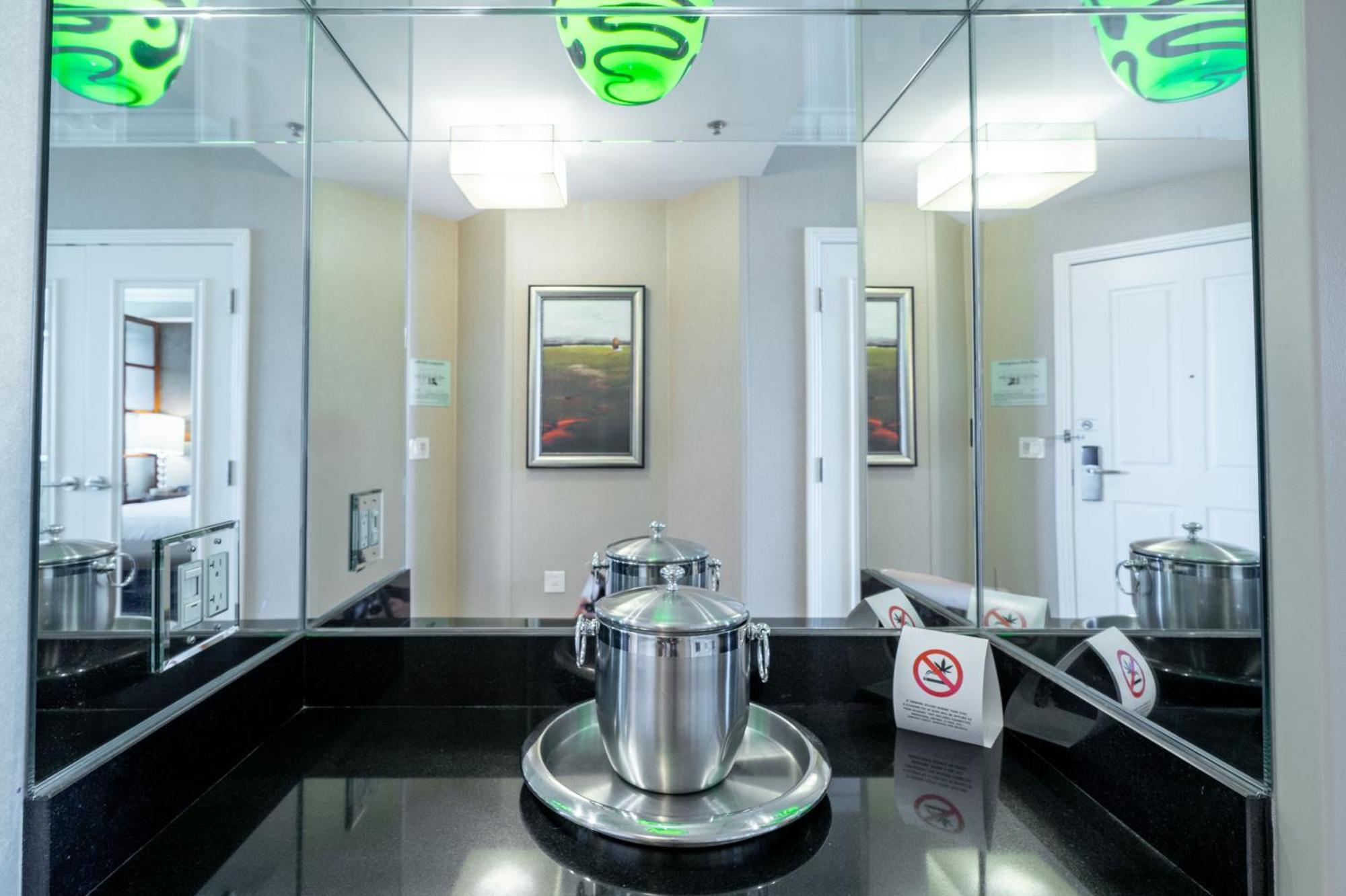 Apartment Mgm With Stunning View And Zero Fee! *