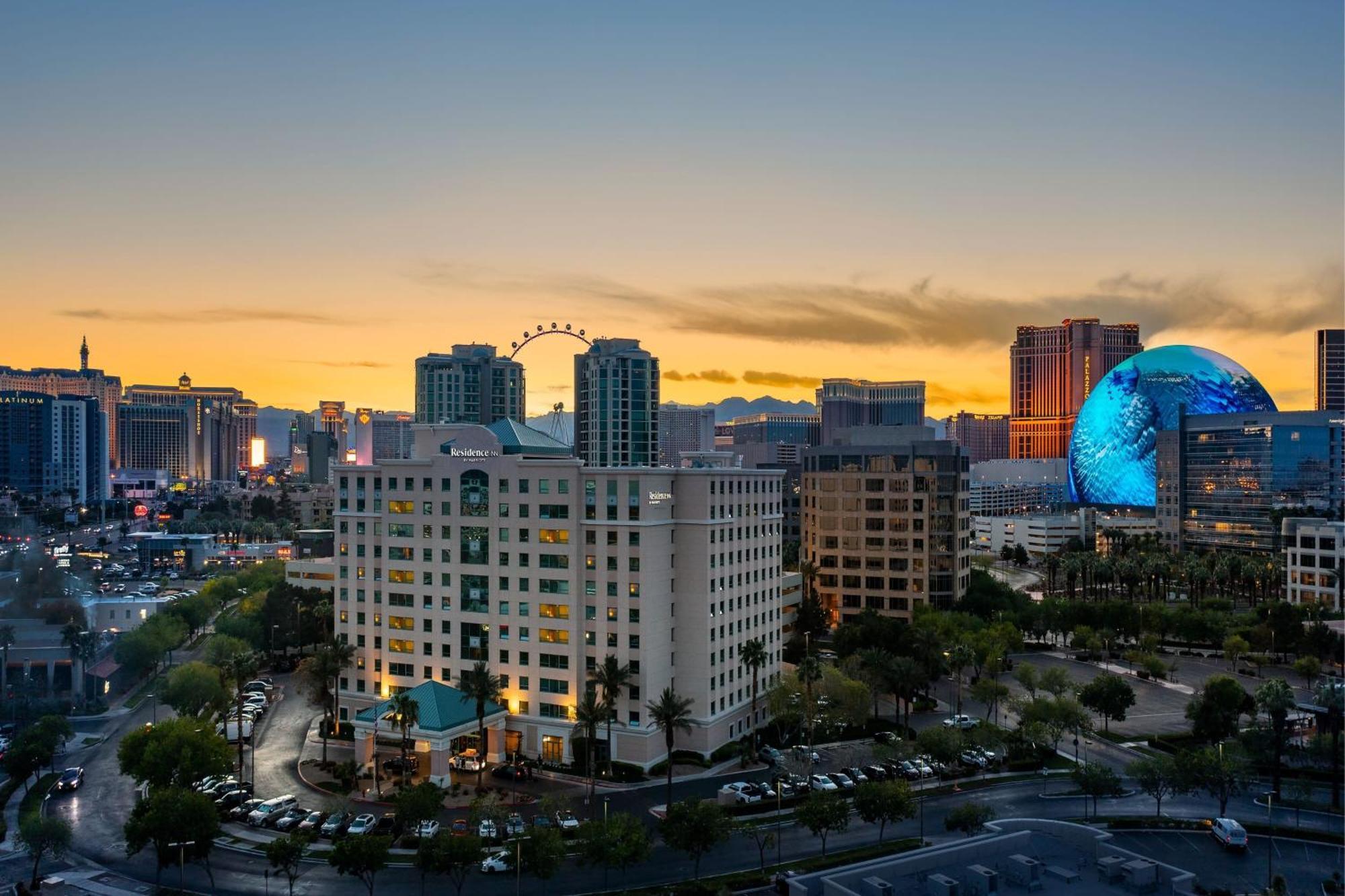 By Marriott Hughes Center Hotel 3*