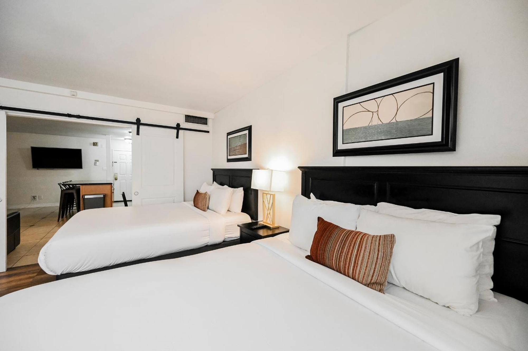 Stripviewsuites At Jockey Club Apartahotel 4*
