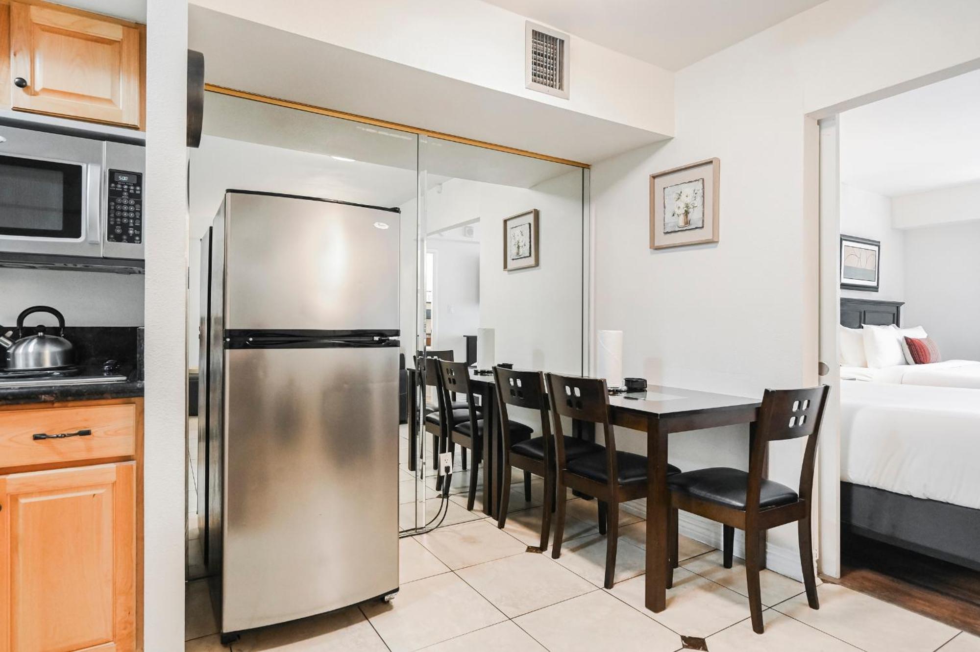 Apartahotel Stripviewsuites At Jockey Club 4*
