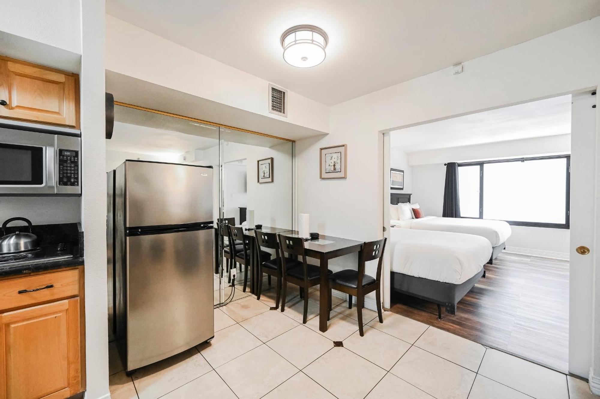 Stripviewsuites At Jockey Club Las Vegas