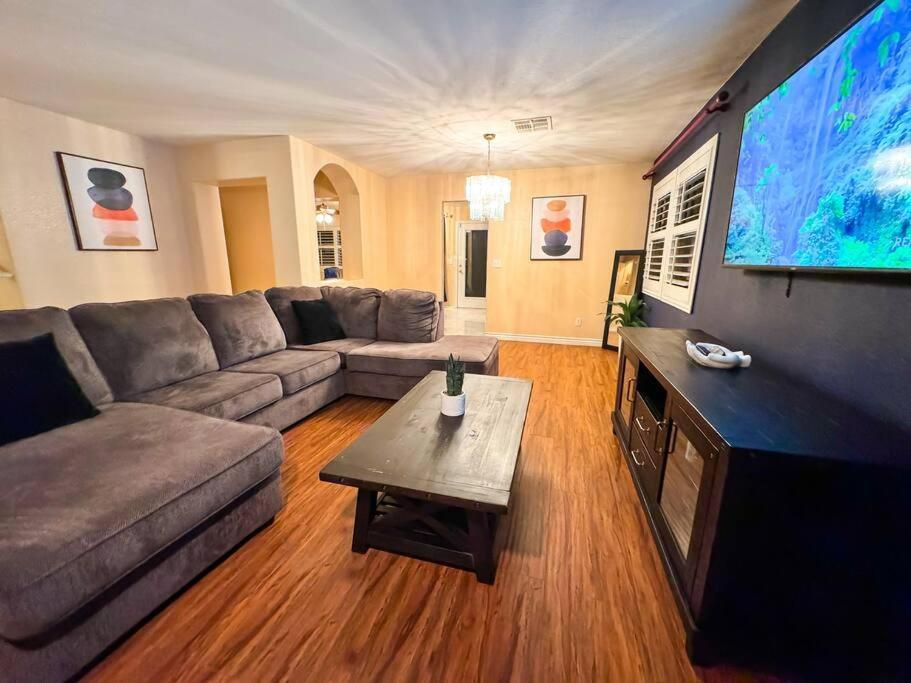 Сasa de vacaciones Spacious 4br Fam Retreat King Bed Wifi And Parking *