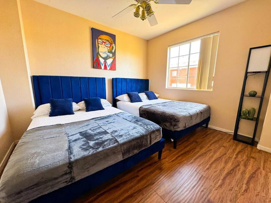 Spacious 4br Fam Retreat King Bed Wifi And Parking Las Vegas