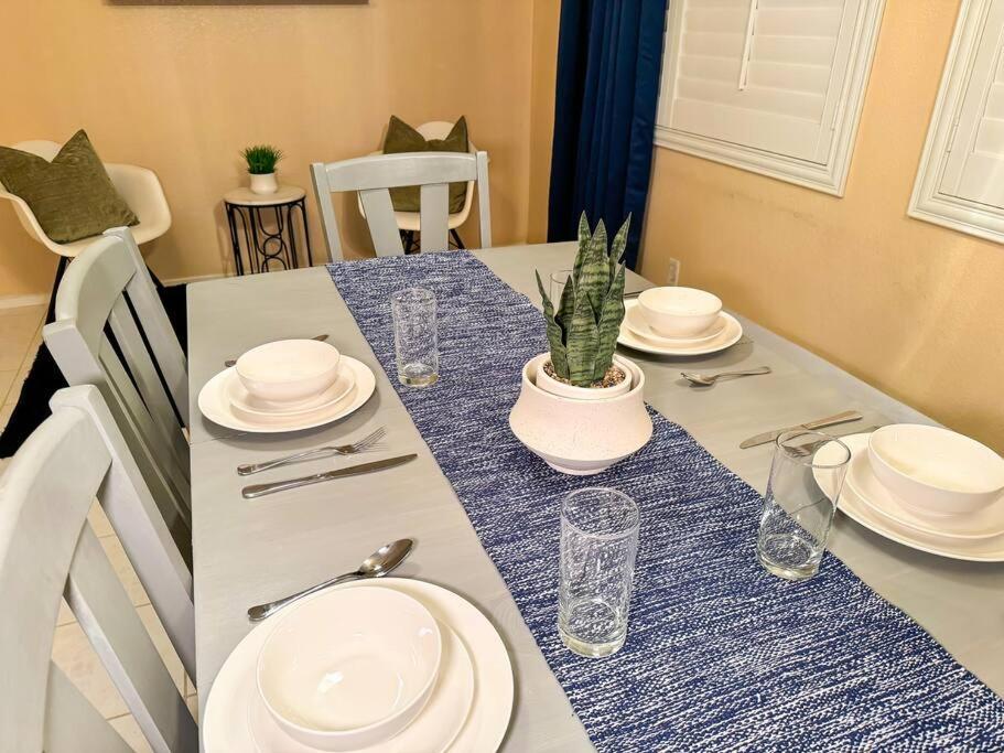 Spacious 4br Fam Retreat King Bed Wifi And Parking Сasa de vacaciones