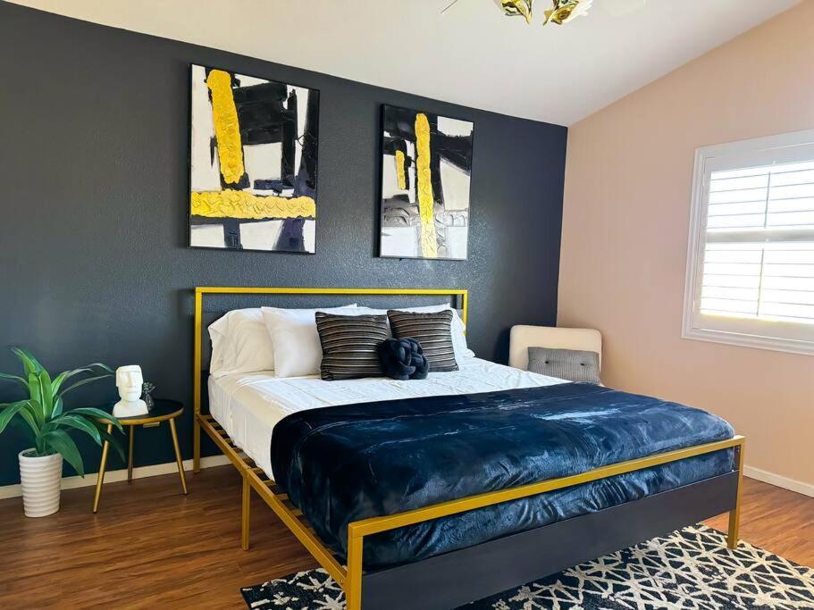 Spacious 4br Fam Retreat King Bed Wifi And Parking Las Vegas