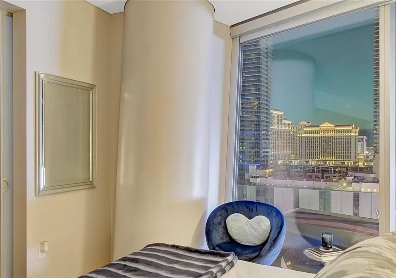 Apartment North Strip View Amazing 2 Bedroom *