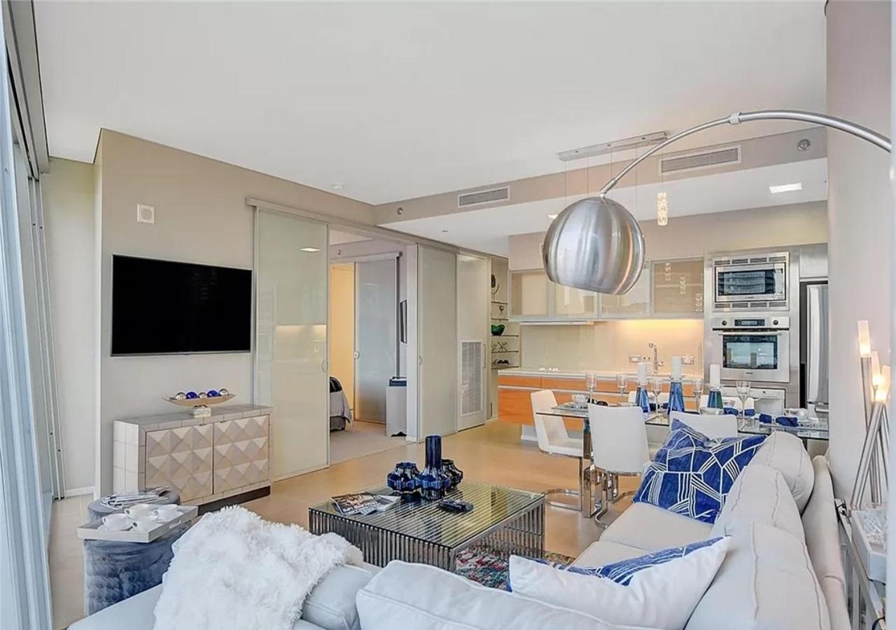 North Strip View Amazing 2 Bedroom *