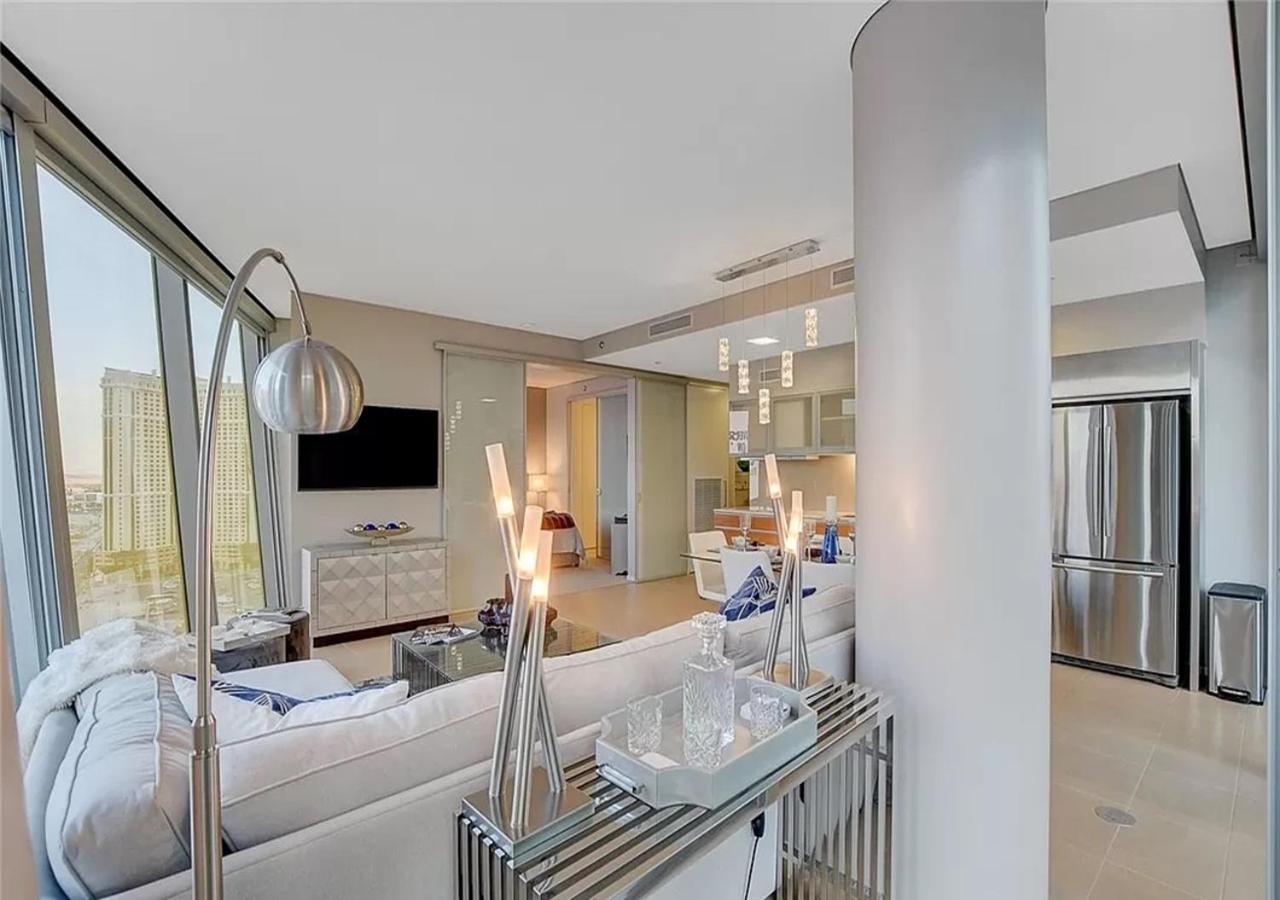 North Strip View Amazing 2 Bedroom