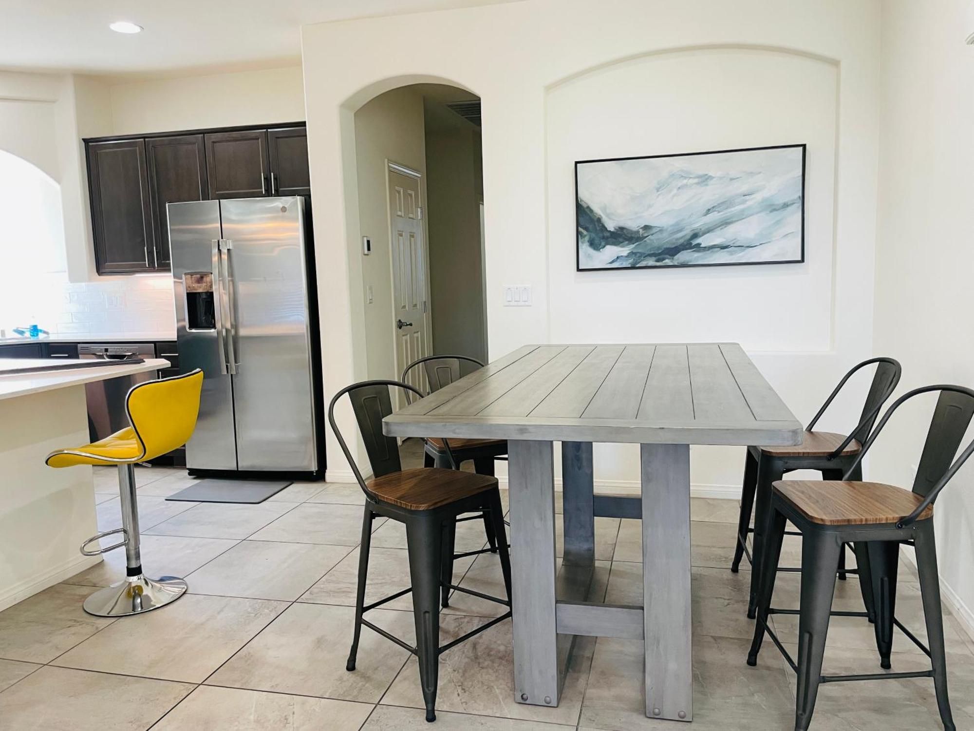 Fun 3-story House In Vegas - 9mins To Strip And Airport! Holiday home *