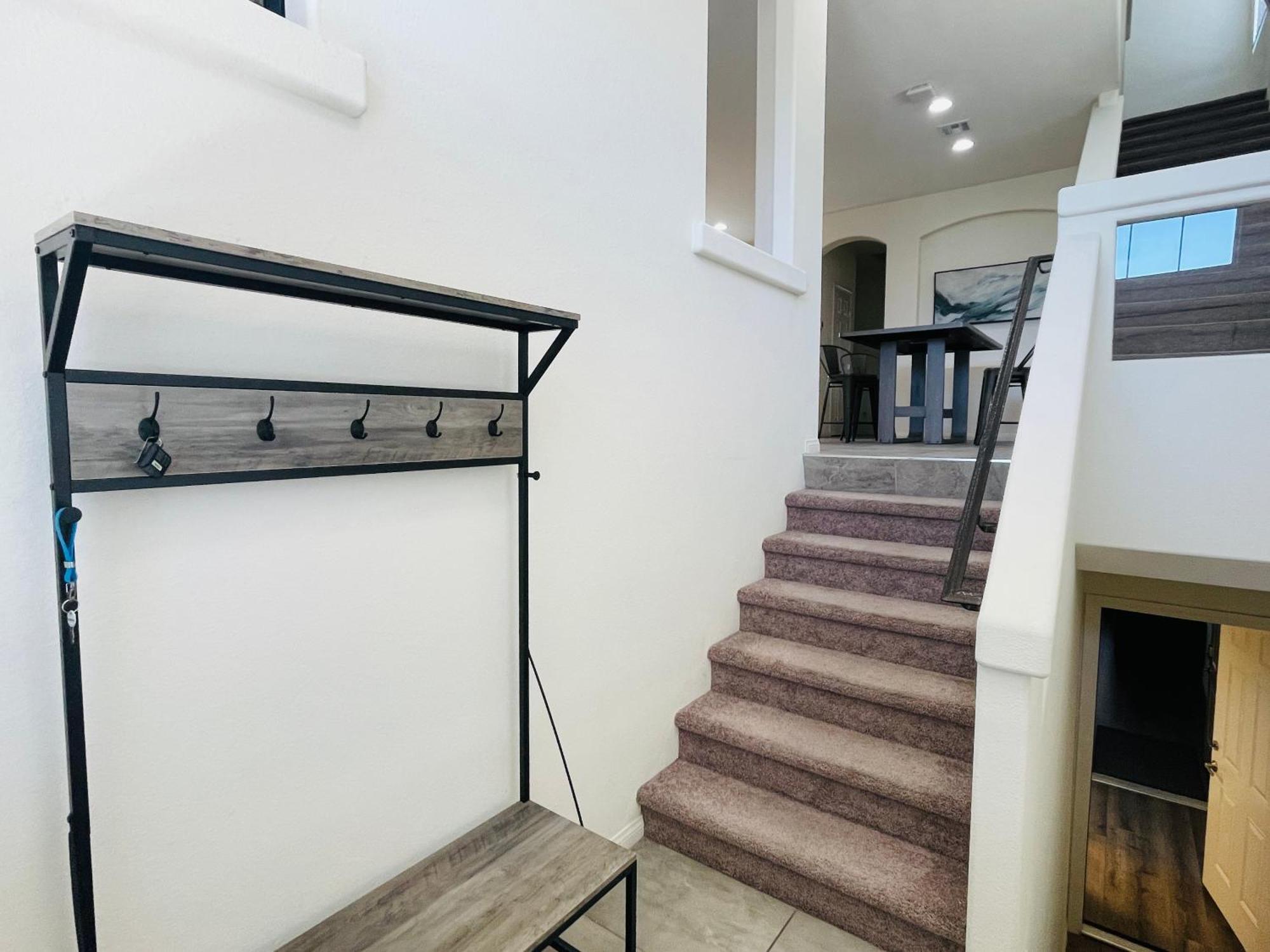 Fun 3-story House In Vegas - 9mins To Strip And Airport! Holiday home