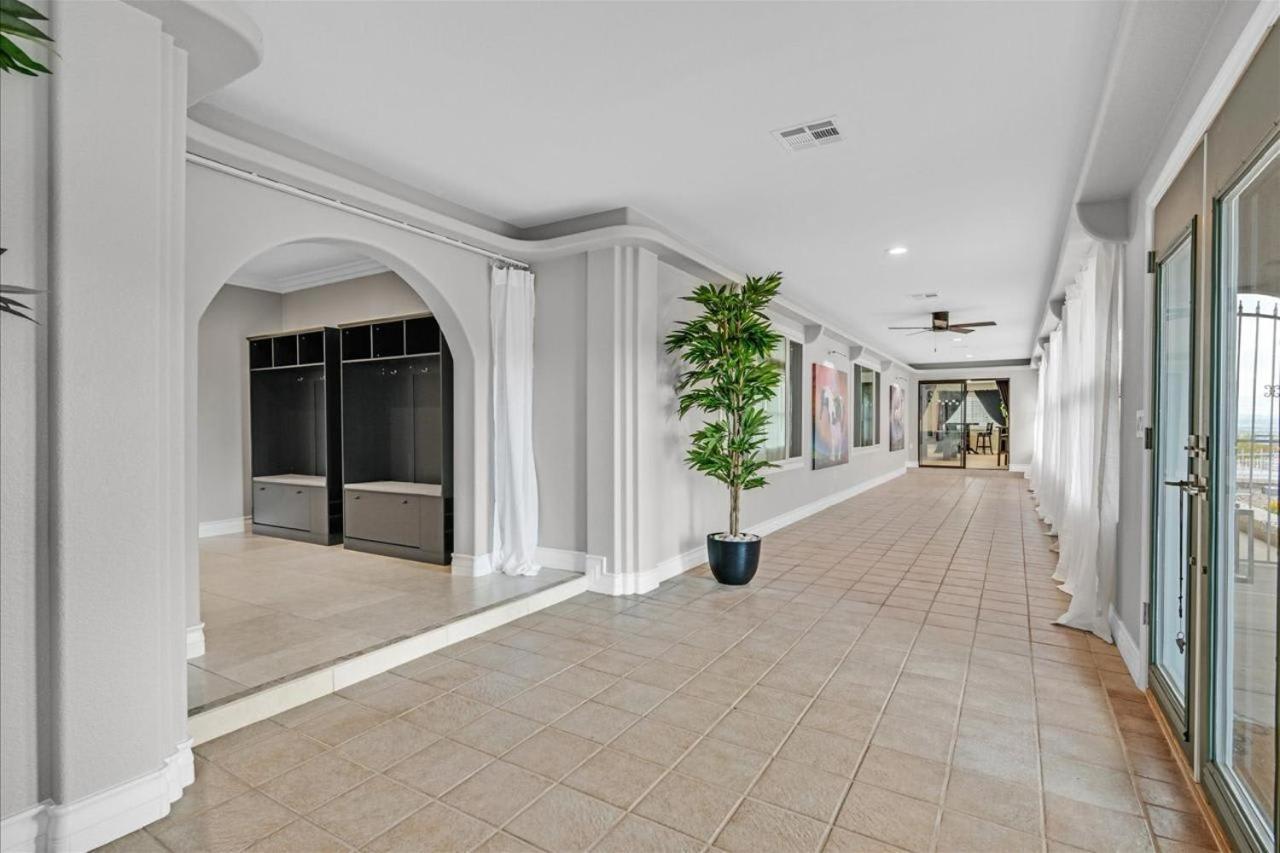 High-end 5 Bedroom W Pool, Gym, Hot Tub, Games Las Vegas