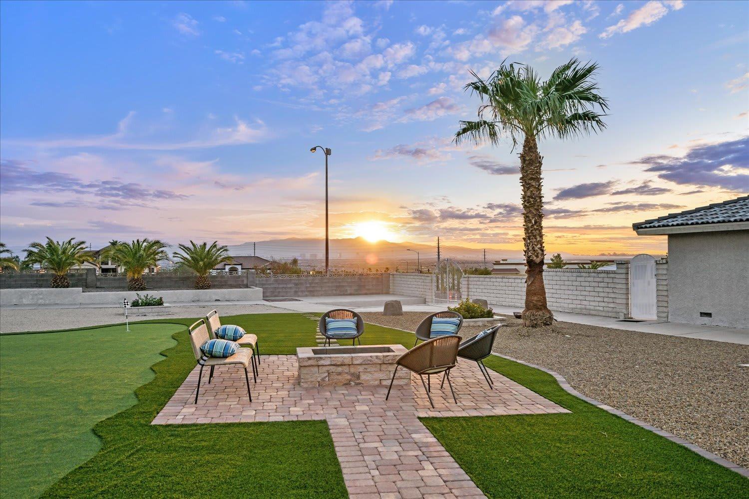 High-end 5 Bedroom W Pool, Gym, Hot Tub, Games Holiday home Las Vegas