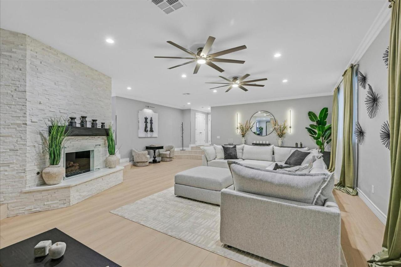 High-end 5 Bedroom W Pool, Gym, Hot Tub, Games Las Vegas