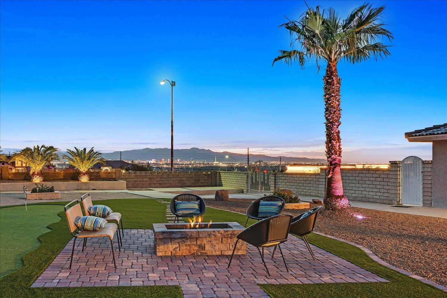 High-end 5 Bedroom W Pool, Gym, Hot Tub, Games Holiday home *