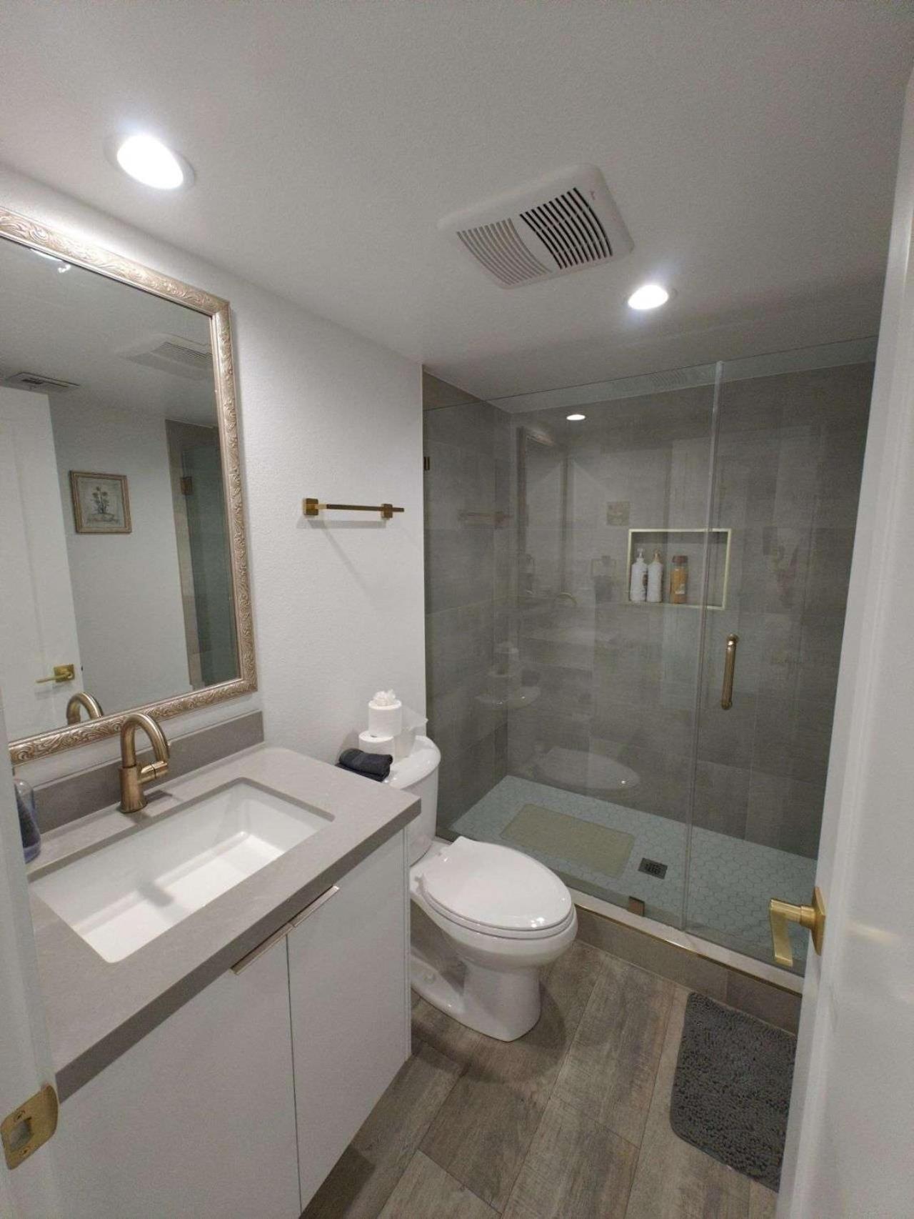 Villa The Strip Is Just Around The Corner! Newly Renovated Luxury Modern Minimalist With Large Pool!
