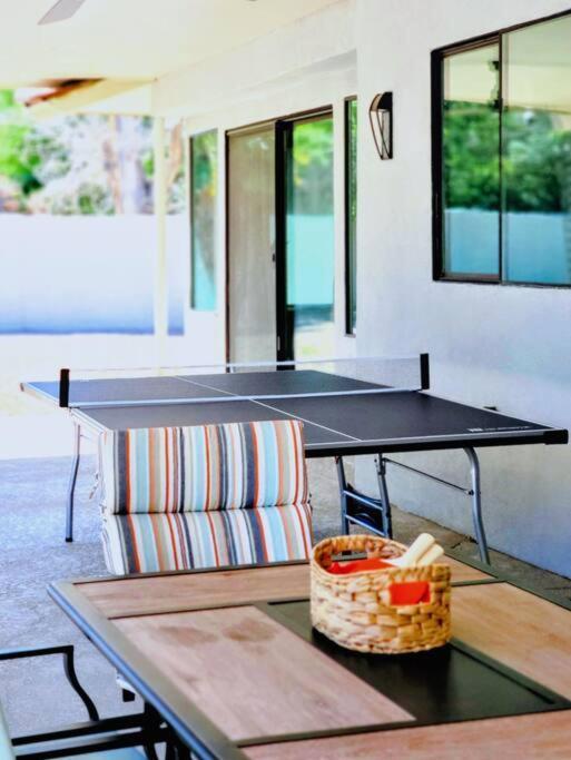 Holiday home Prime Location! Hidden Oasis 4 Bedroom 10 Min To Strip Las Vegas
