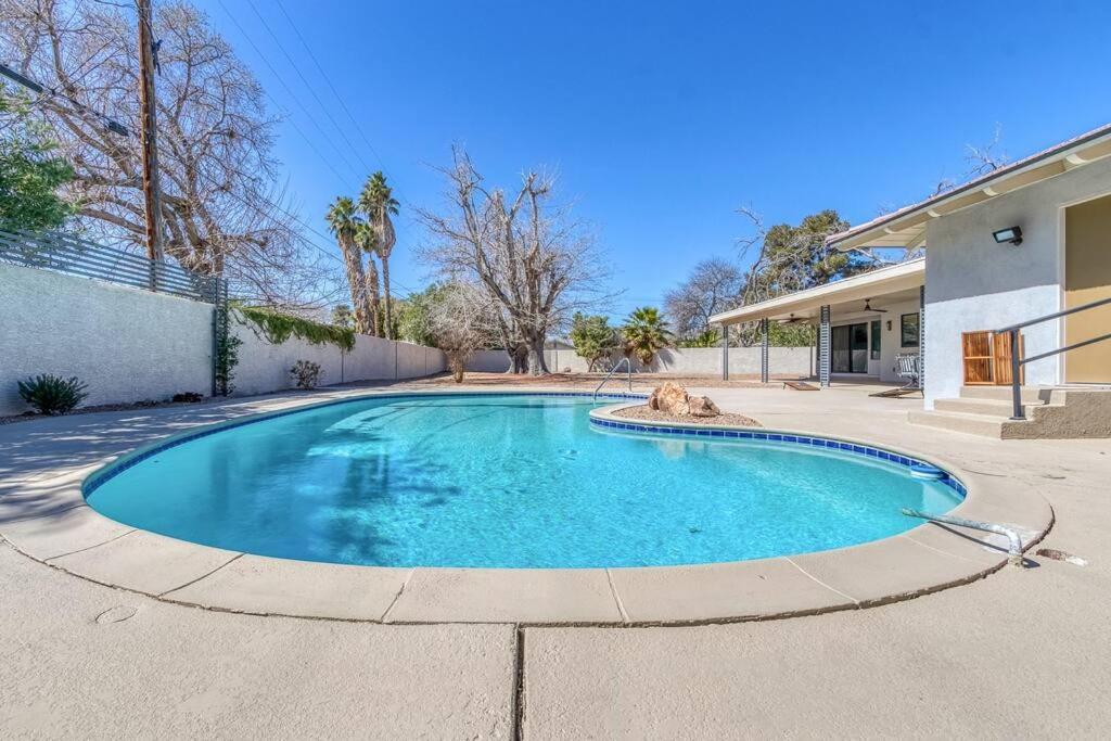 Prime Location! Hidden Oasis 4 Bedroom 10 Min To Strip * Las Vegas