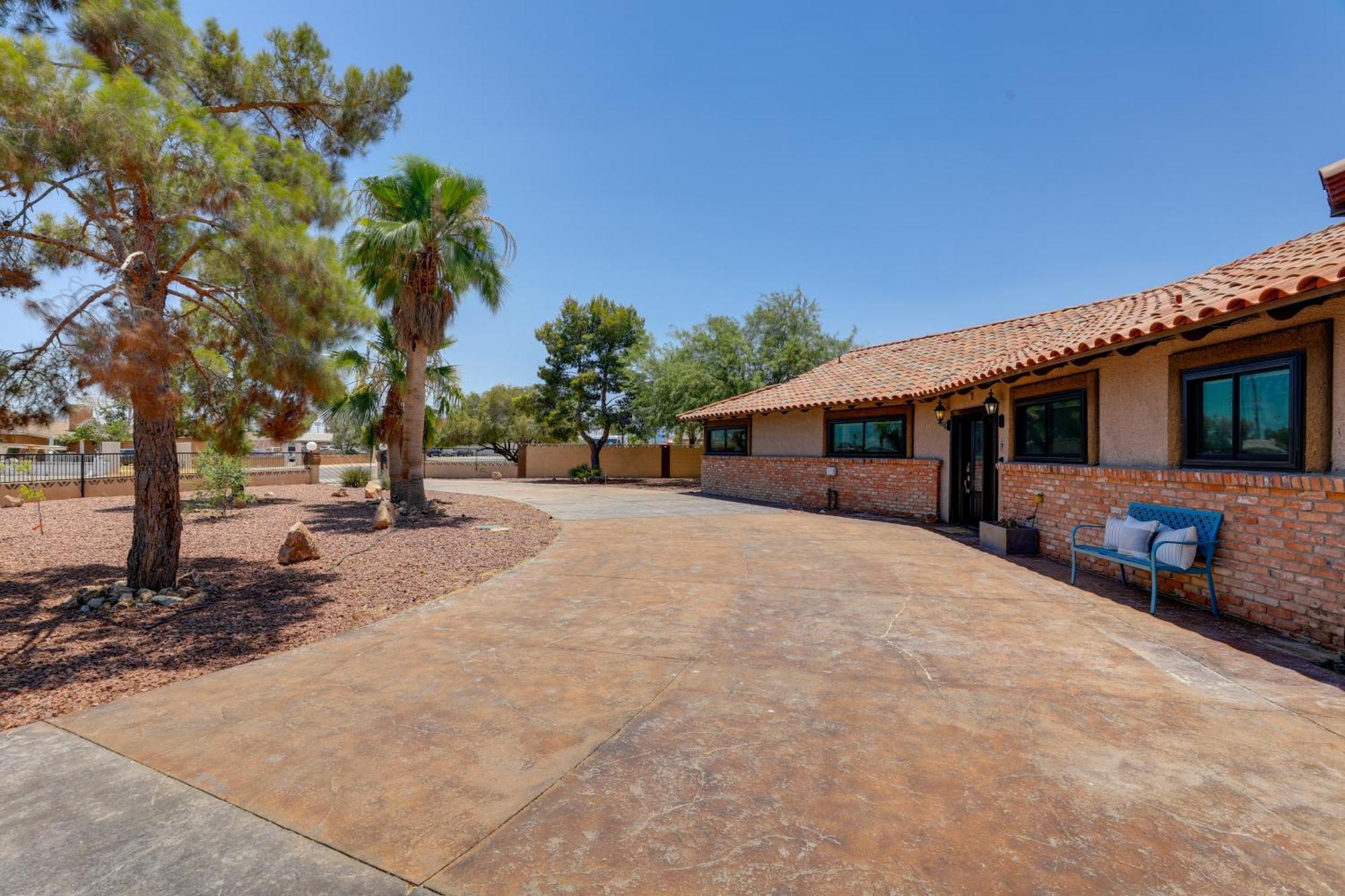 Spacious Vegas Getaway With Private Pool And Spa! Holiday home *