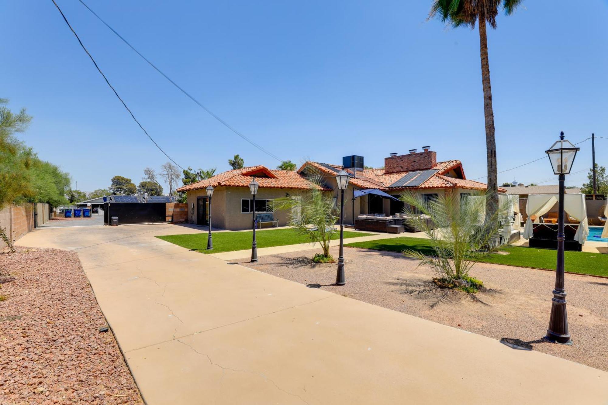 Holiday home Spacious Vegas Getaway With Private Pool And Spa! Las Vegas